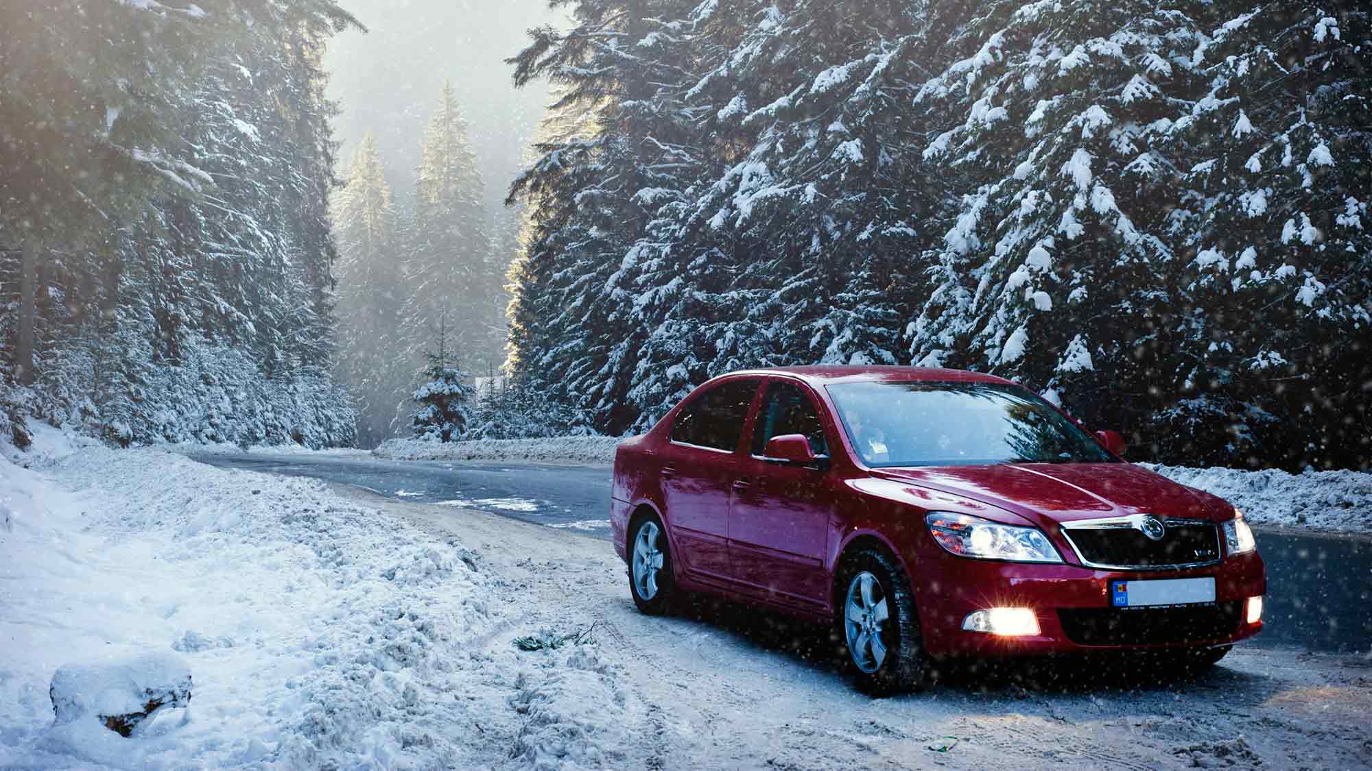 Auto mieten für den Winterurlaub: Worauf sollte man bei Schnee, Eis und Winterreifen achten? Auto mieten für den Winterurlaub: Worauf sollte man bei Schnee, Eis und Winterreifen achten?