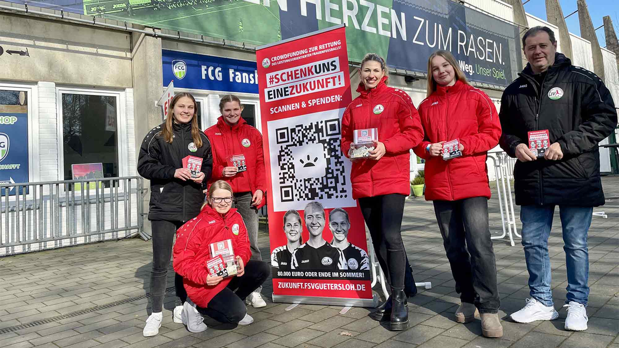 FSV Gütersloh Spielerinnen sammeln 1.803 Euro beim FCG Spiel im Heidewald