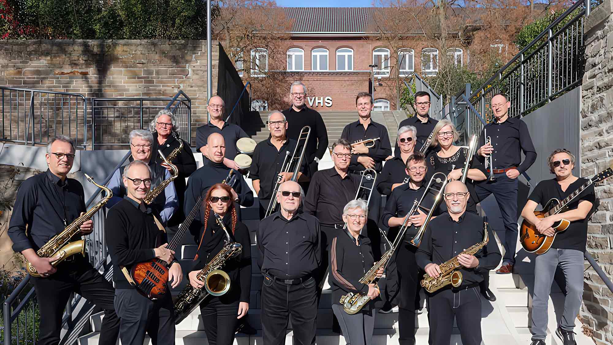 Musikschule Mönchengladbach: &raquo;Swing & more&laquo;. Frühjahrskonzert der Very Hot Stuff Big Band mit Anna Larsen, 29. März 2025