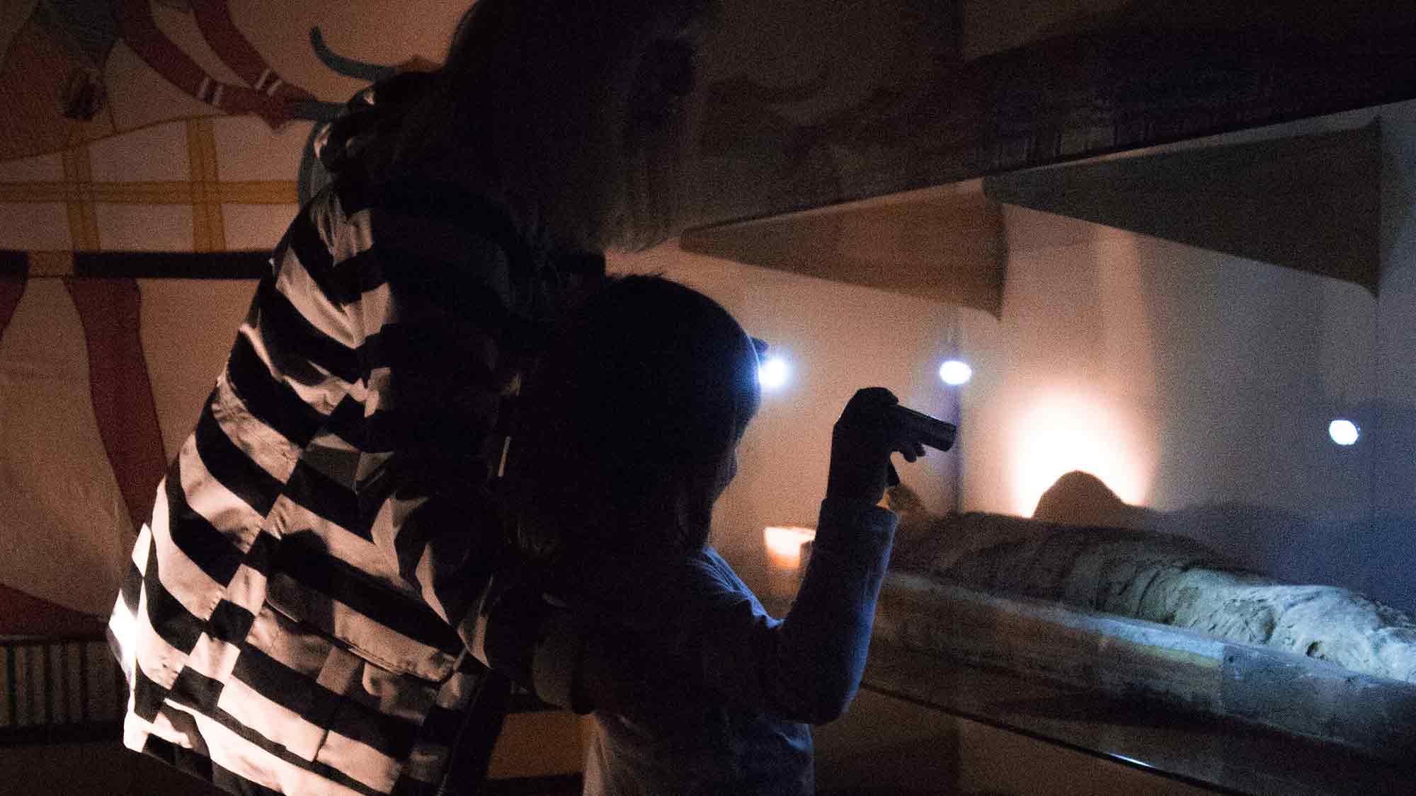 Lippisches Landesmuseum Detmold: Mumien, Masken, Mythen – ein Abenteuer im Dunkeln, Taschenlampenführung, 15. März 2025