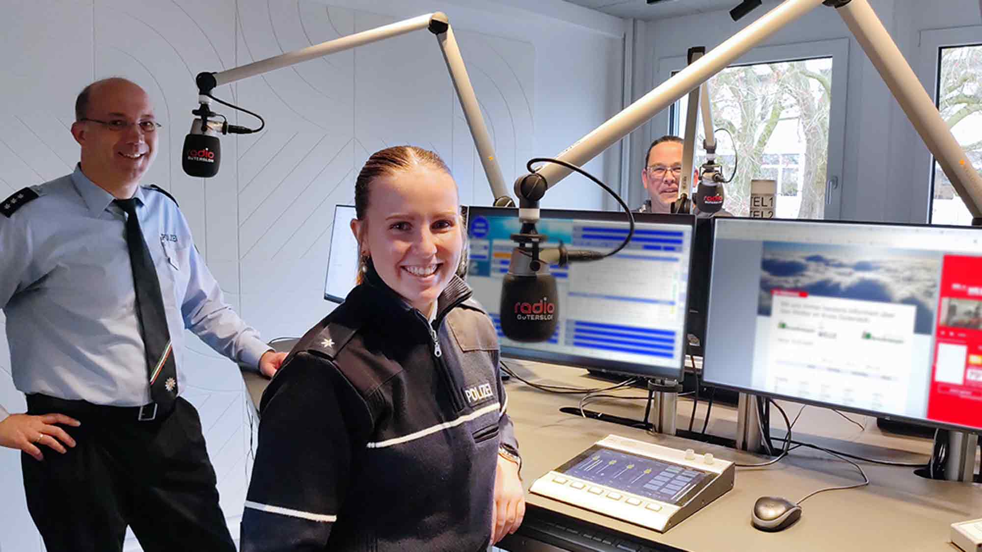 Polizei Gütersloh: Frag die Polizei – gemeinsames Radioformat mit Radio Gütersloh zum Thema »Voraussetzungen und Einstieg in den Polizeiberuf« Polizei Gütersloh: Frag die Polizei – gemeinsames Radioformat mit Radio Gütersloh zum Thema »Voraussetzungen und Einstieg in den Polizeiberuf«