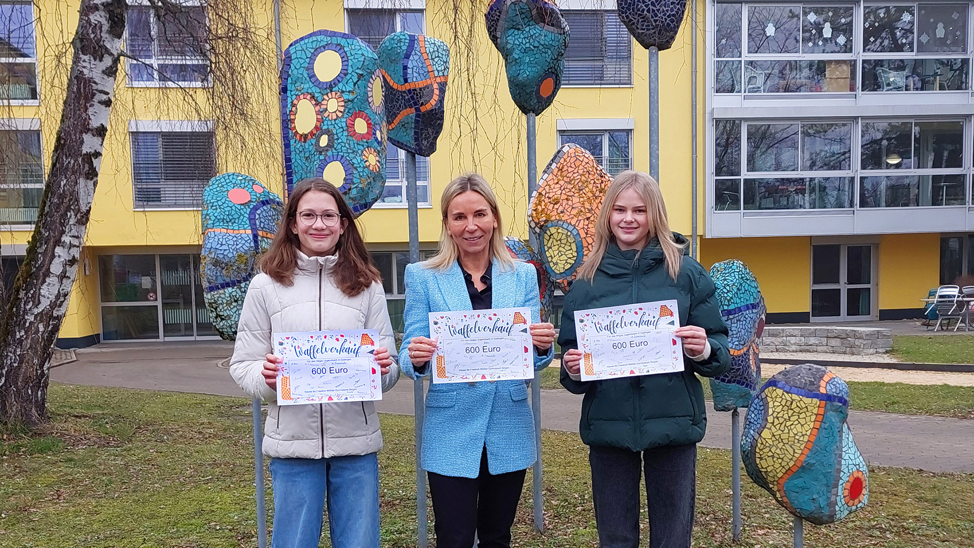 Hegau Jugendwerk: Waffelverkauf zugunsten eines neuen Gehtrainers für junge Patienten