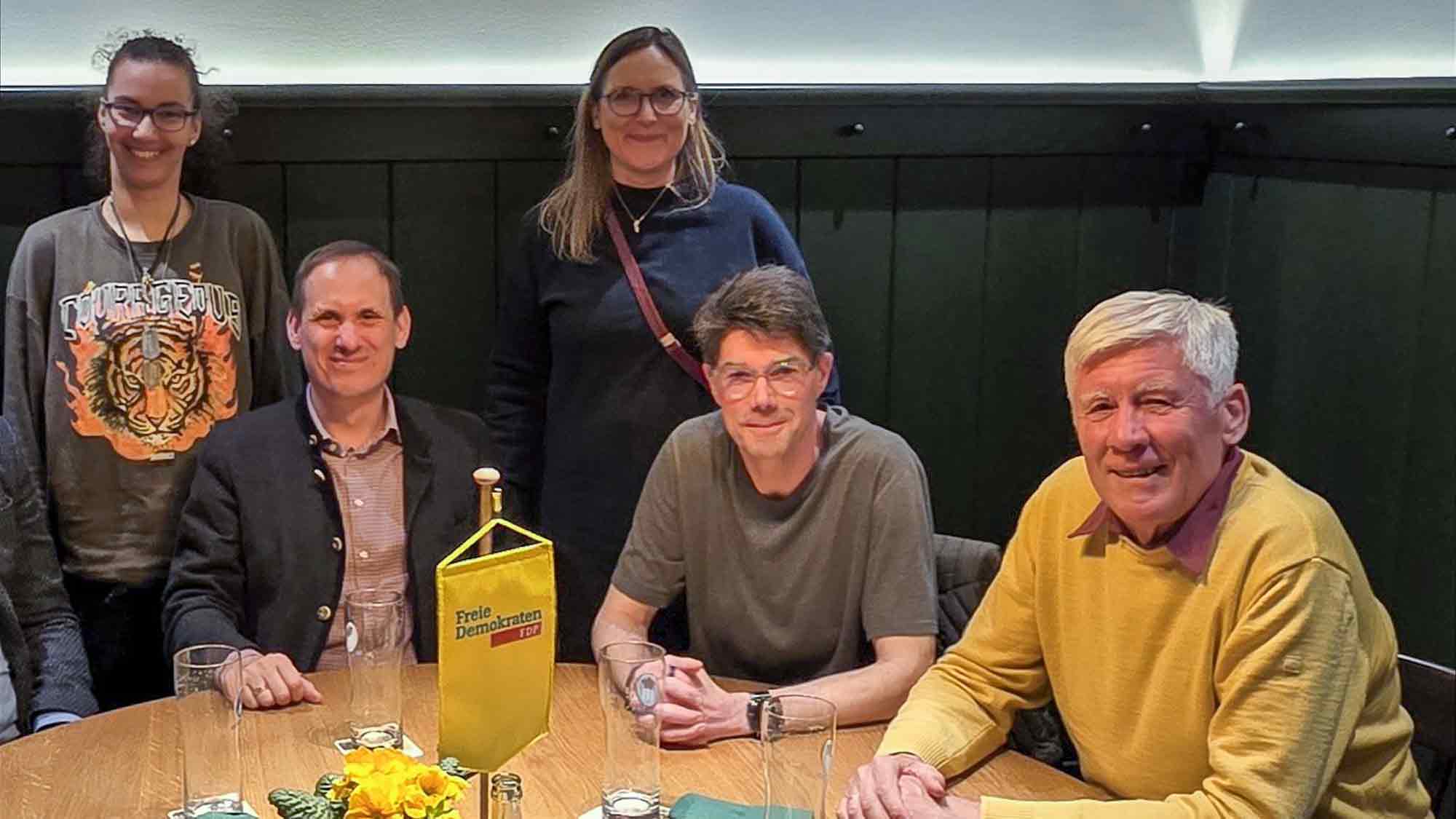 Hier kam man zu Wort: rege Diskussionen am liberalen Frühjahrsstammtisch im Gasthof zur Post in Haar Hier kam man zu Wort: rege Diskussionen am liberalen Frühjahrsstammtisch im Gasthof zur Post in Haar