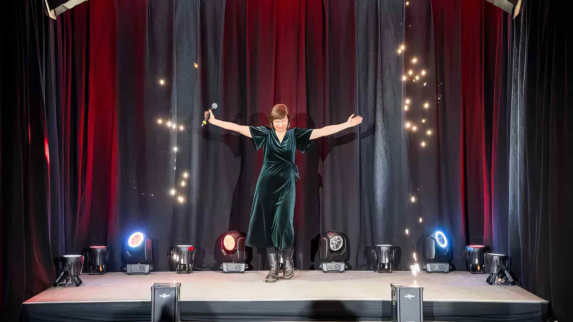 Ernährungsberaterin für Schwangere begeistert beim Internationalen Speaker Slam Ernährungsberaterin für Schwangere begeistert beim Internationalen Speaker Slam