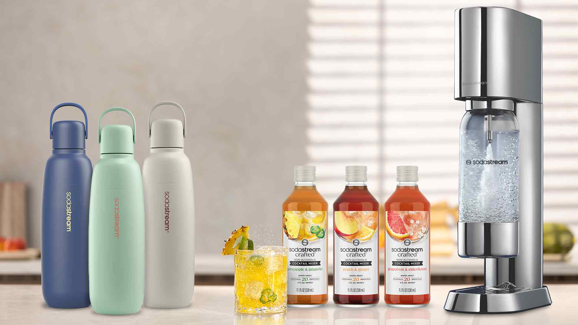 Sprudelnder Genuss mit Eleganz und Frische: der neue Premium Sprudler von &raquo;SodaStream&laquo; – raffinierte Sirups und trendige To Go Flaschen für Zuhause und unterwegs