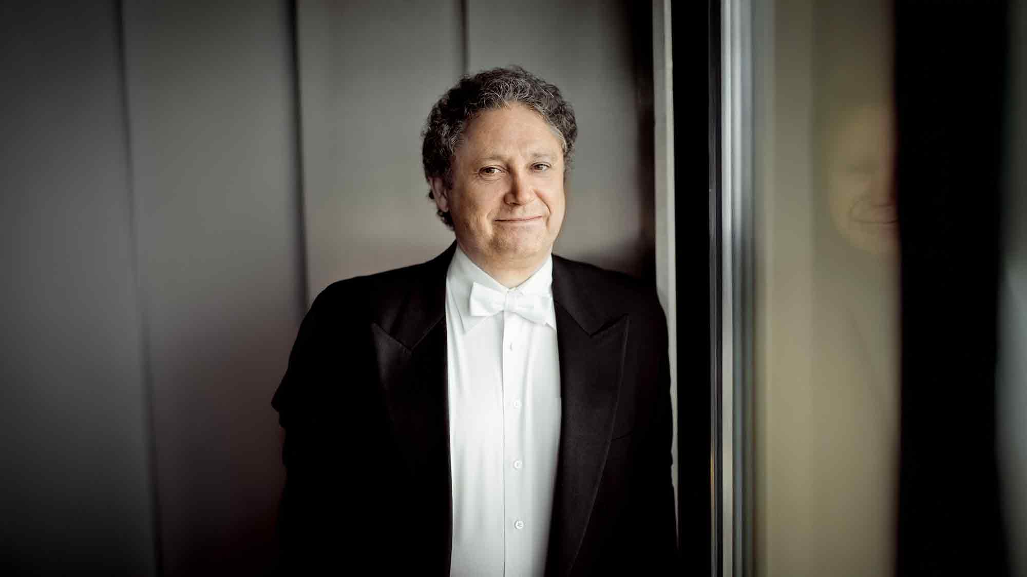Haydn, Mozart und Beethoven mit den Essener Philharmonikern – Sinfoniekonzert IX am 10. und 11. April 2025, 19.30 Uhr Haydn, Mozart und Beethoven mit den Essener Philharmonikern – Sinfoniekonzert IX am 10. und 11. April 2025, 19.30 Uhr