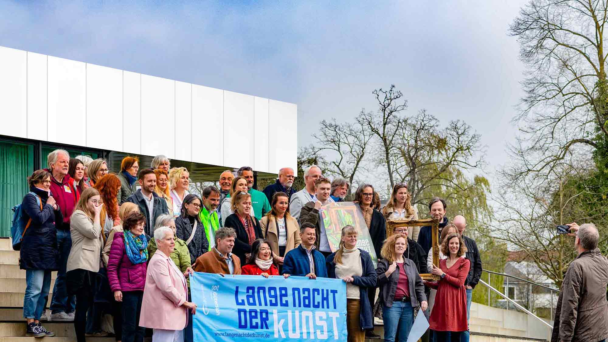 Meeting zur »Langenachtderkunst« Gütersloh am 17. Mai 2025, Highlight im Saal: 200 Gratiskaffees bei Schenke, Highlight beim Event: praktisch alles Meeting zur »Langenachtderkunst« Gütersloh am 17. Mai 2025, Highlight im Saal: 200 Gratiskaffees bei Schenke, Highlight beim Event: praktisch alles