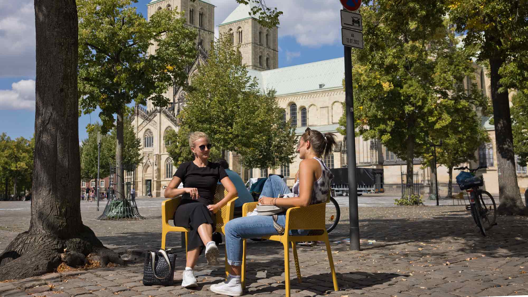 Domplatz Oase Münster startet mit Beginn der Osterferien – beliebte Plätze unter den Linden kehren am 14. April 2025 zurück Domplatz Oase Münster startet mit Beginn der Osterferien – beliebte Plätze unter den Linden kehren am 14. April 2025 zurück