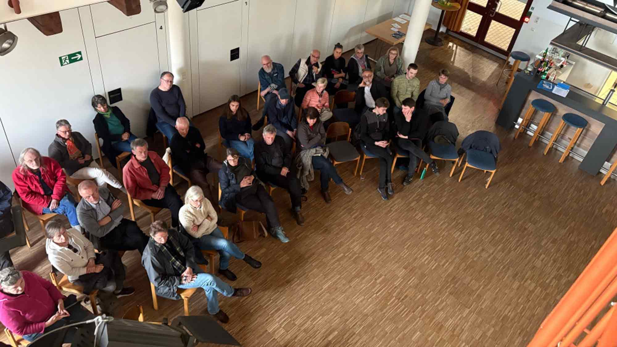 Veranstaltung der Flughafeninitiative am 9. April 2025 im Bürgerzentrum Remise in Halle (Westfalen) Veranstaltung der Flughafeninitiative am 9. April 2025 im Bürgerzentrum Remise in Halle (Westfalen)