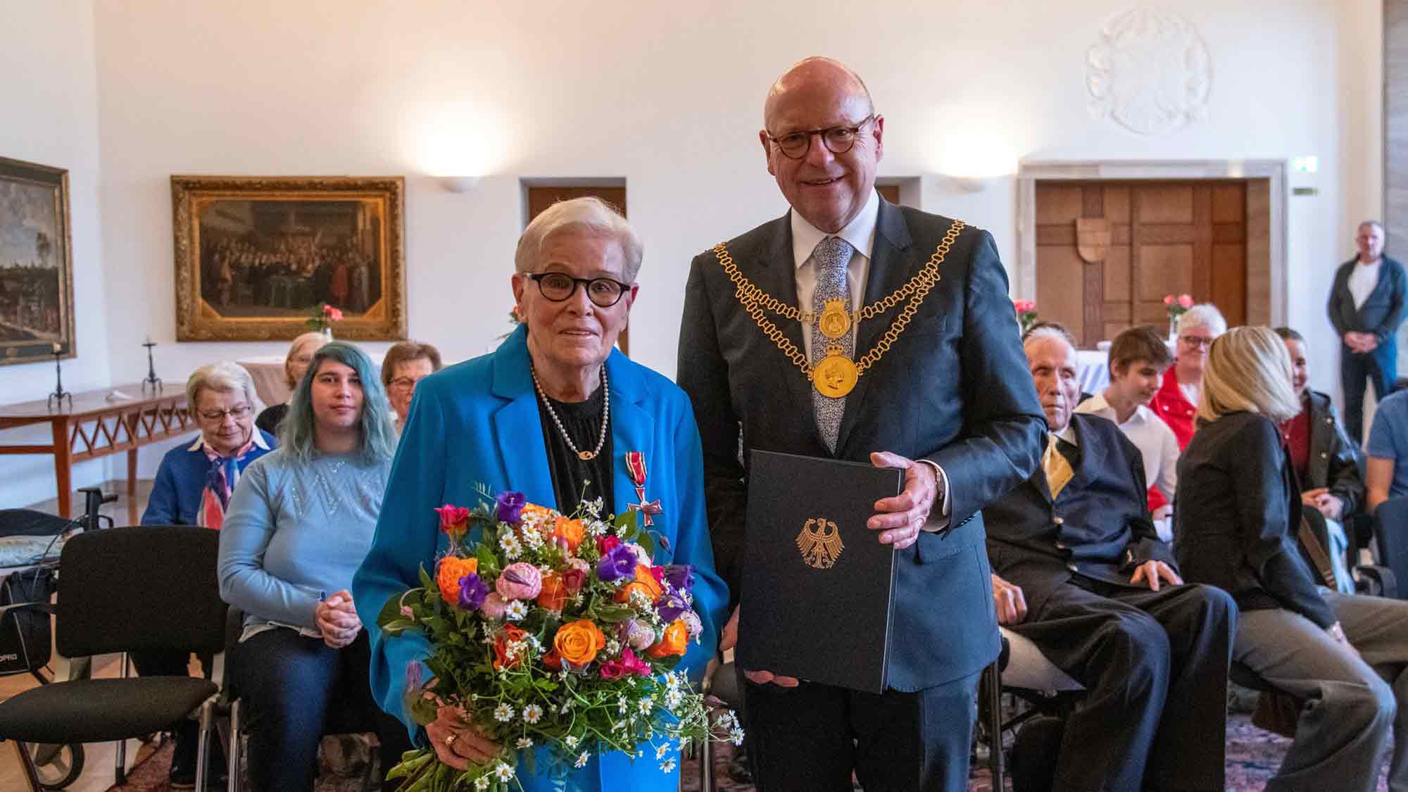 Münster: Bundesverdienstkreuz für Marie Theres Schulze Blasum Münster: Bundesverdienstkreuz für Marie Theres Schulze Blasum