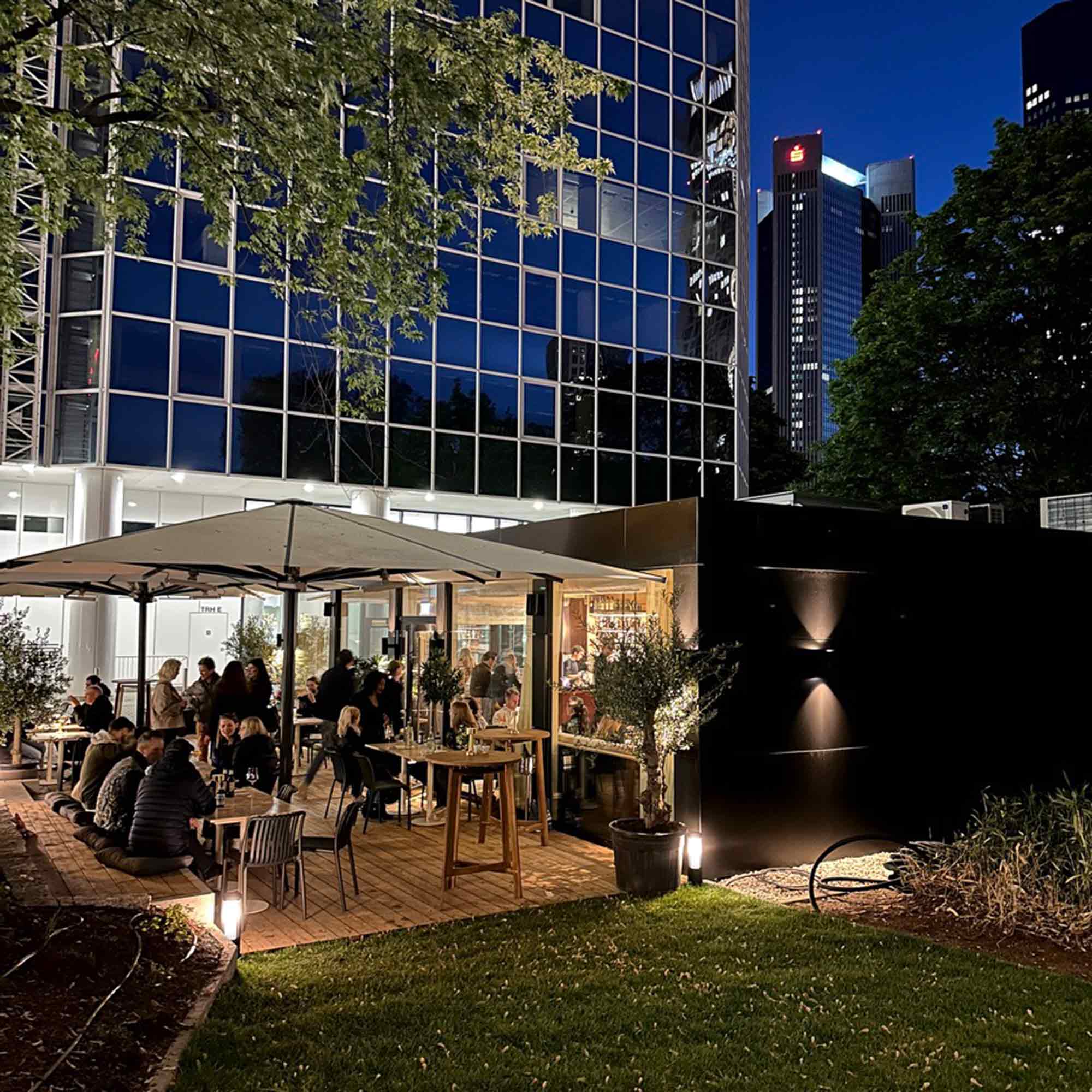Ein Jahr Bistro »The Nest« in Frankfurt am Main – ein Erfolgskonzept in Modulbauweise Ein Jahr Bistro »The Nest« in Frankfurt am Main – ein Erfolgskonzept in Modulbauweise