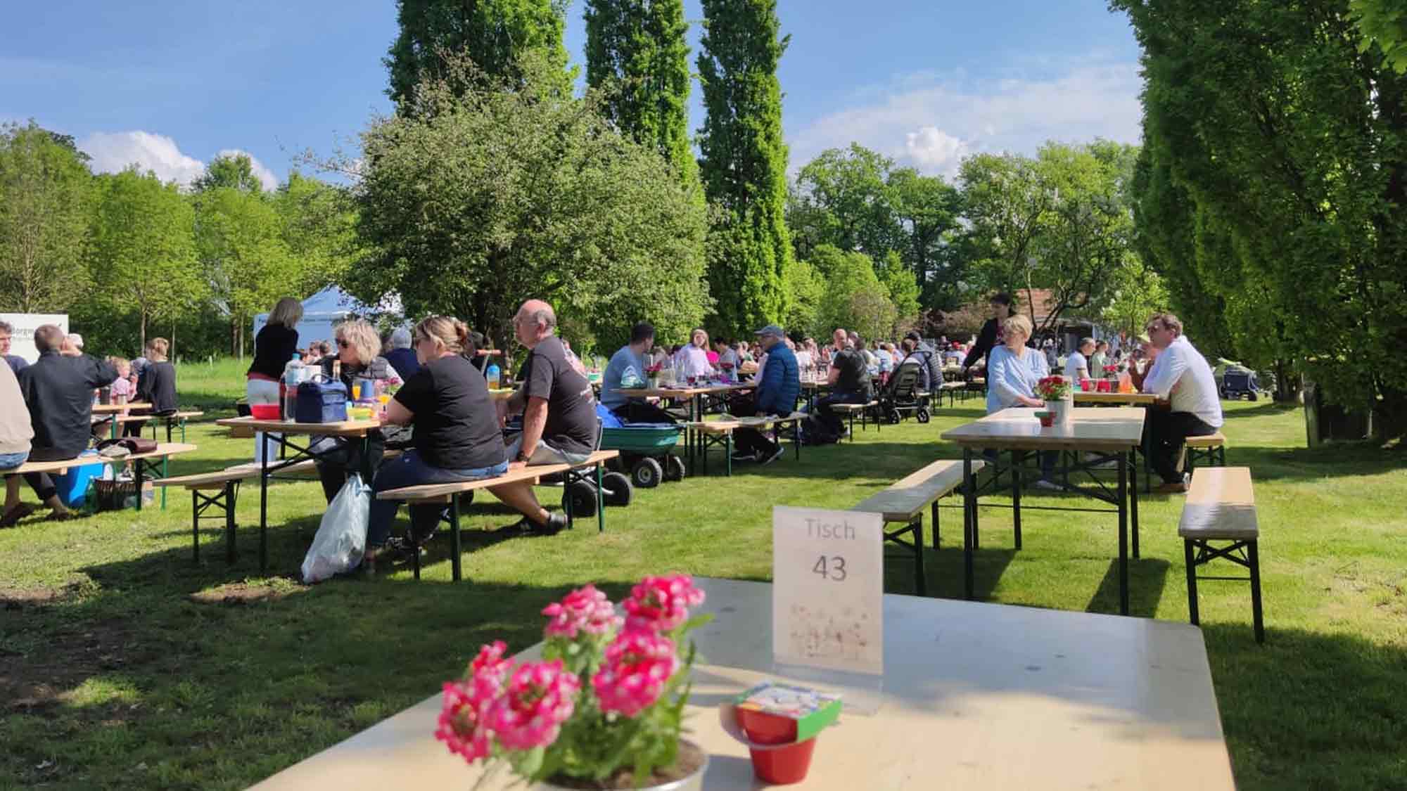 Leckeres Picknick mit vielen Pferdestärken – zwei tolle Veranstaltungen am Muttertag im Gartenschaupark Rietberg, 11. Mai 2025