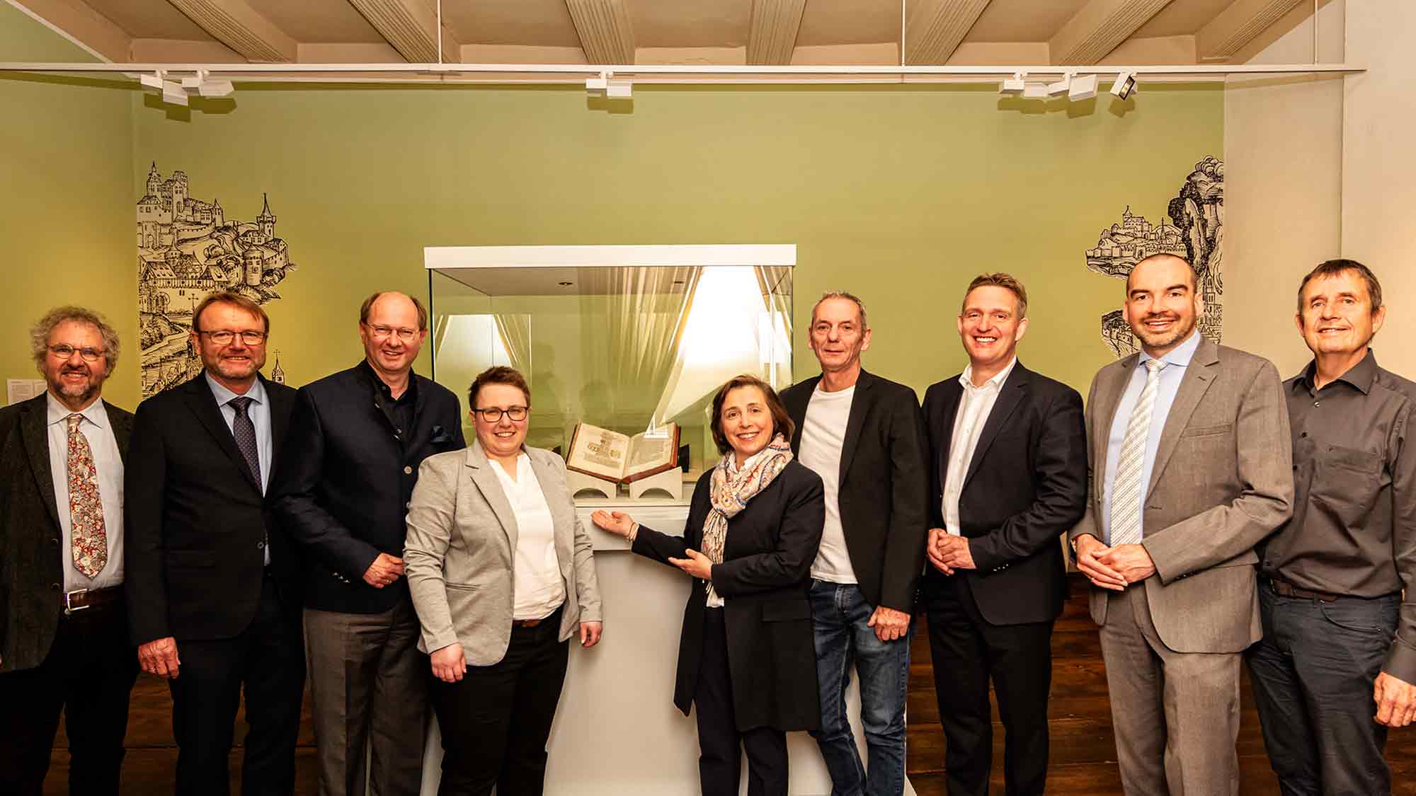 Liesborn eröffnet Ausstellungsreigen im Jubiläumsjahr, Kolloquium verfolgt Westfalen Begriff durch das Mittelalter Liesborn eröffnet Ausstellungsreigen im Jubiläumsjahr, Kolloquium verfolgt Westfalen Begriff durch das Mittelalter