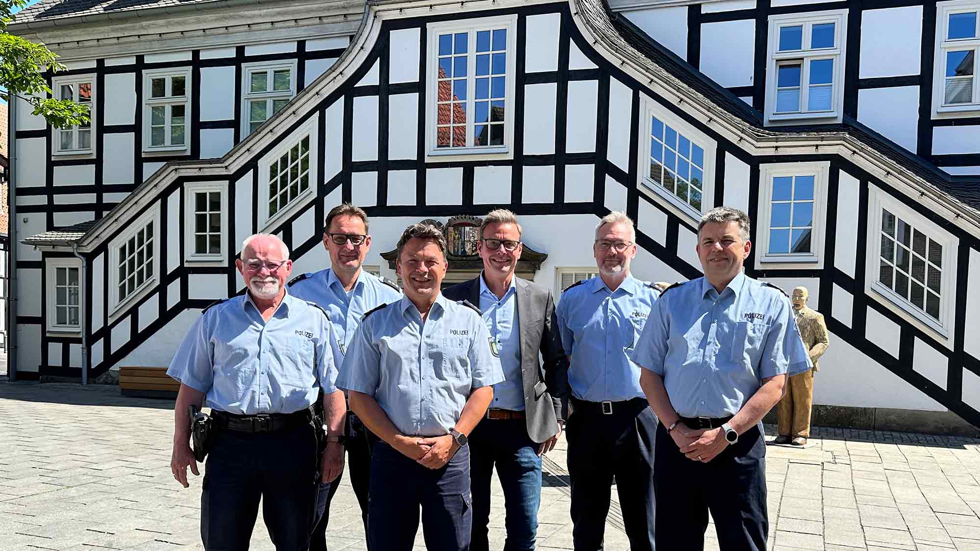 Polizei Gütersloh: Rolf Heber als neues Gesicht im Trio des Bezirksdienstes Rietberg Polizei Gütersloh: Rolf Heber als neues Gesicht im Trio des Bezirksdienstes Rietberg