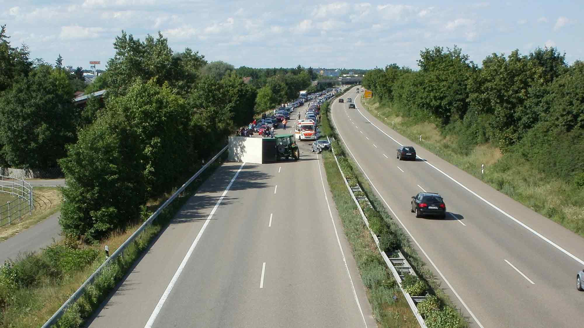 Gütsel Presseschau: &raquo;Lokalzeit OWL&laquo; nimmt die A 33 aufs Korn, 1.250 Jahre Westfalen