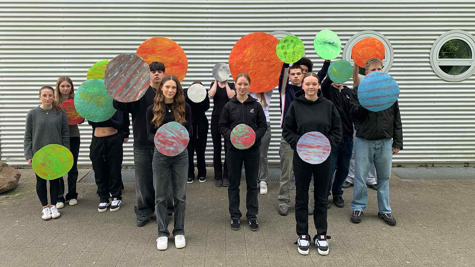 Weserrenaissance Museum Schloss Brake: Schüler lassen sich von Astronomie Ausstellung inspirieren, 25. Mai 2025