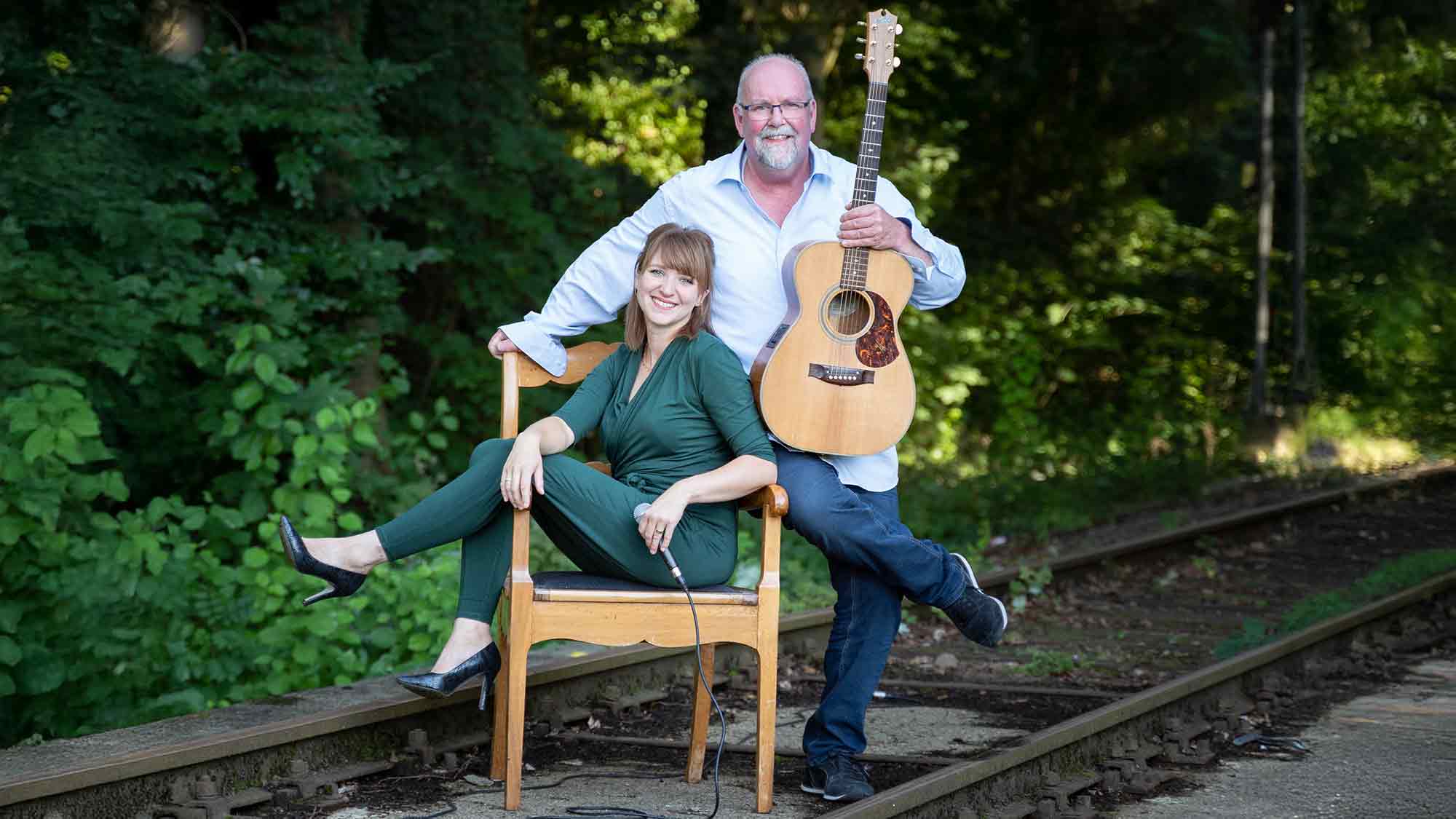 Neue Schmiede Bielefeld Bethel: Kultur im Lokal – &raquo;Madline & Jay&laquo;, Akustik Duo, 22. Juni 2025