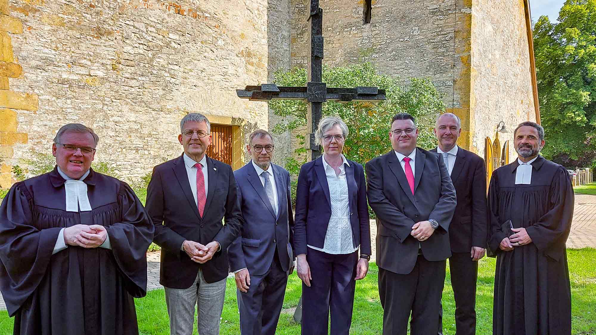Festlicher Gottesdienst zum Wechsel in der Verwaltungsleitung des Evangelischen Kreiskirchenamtes im Kirchenkreisverband Bielefeld Gütersloh Halle Paderborn Festlicher Gottesdienst zum Wechsel in der Verwaltungsleitung des Evangelischen Kreiskirchenamtes im Kirchenkreisverband Bielefeld Gütersloh Halle Paderborn