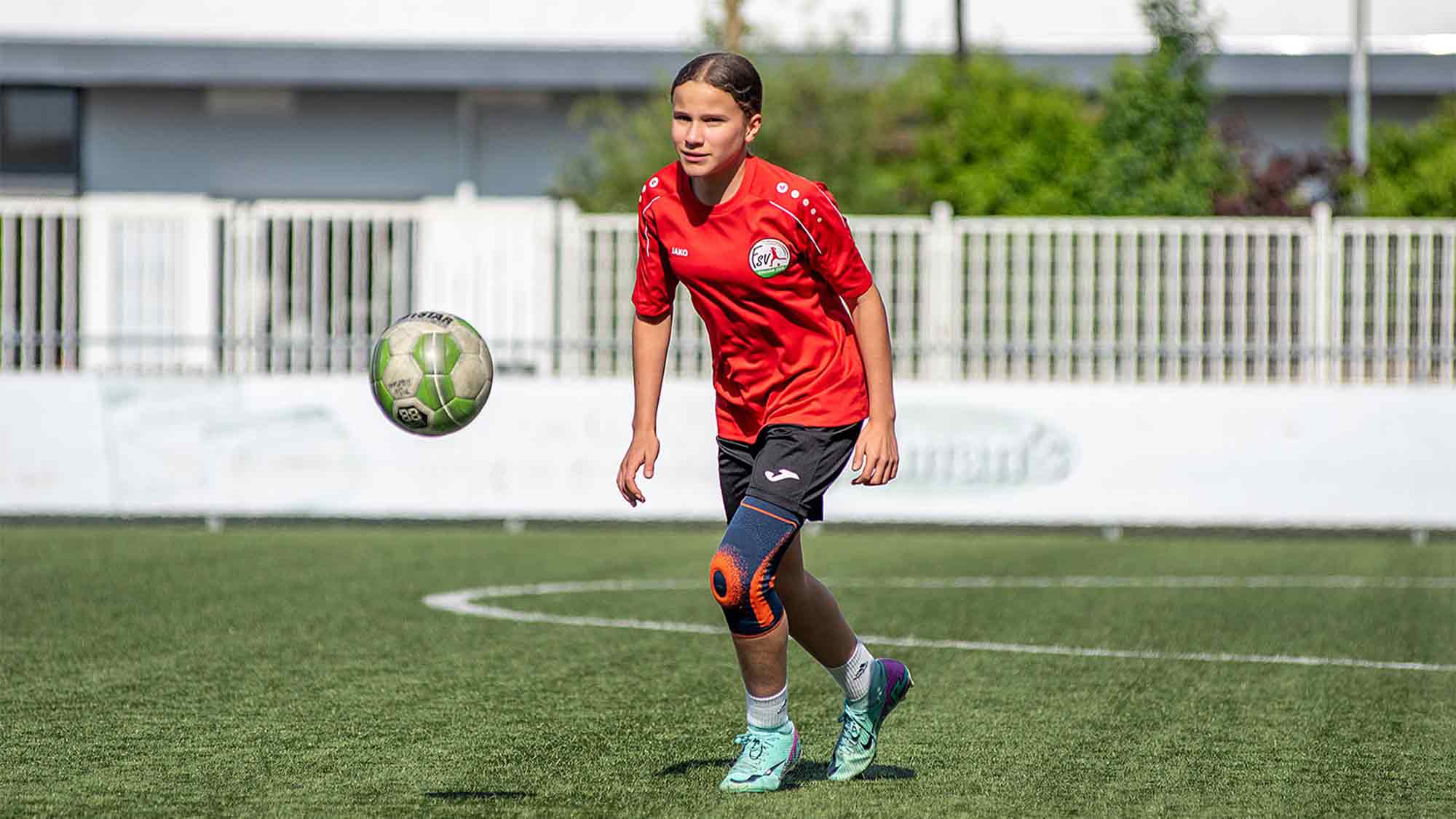 SWR Doku mit FSV Gütersloh Talent Yumnah Lohnherr: »Kick It Like Women – Talente und Träume im Frauenfußball« SWR Doku mit FSV Gütersloh Talent Yumnah Lohnherr: »Kick It Like Women – Talente und Träume im Frauenfußball«