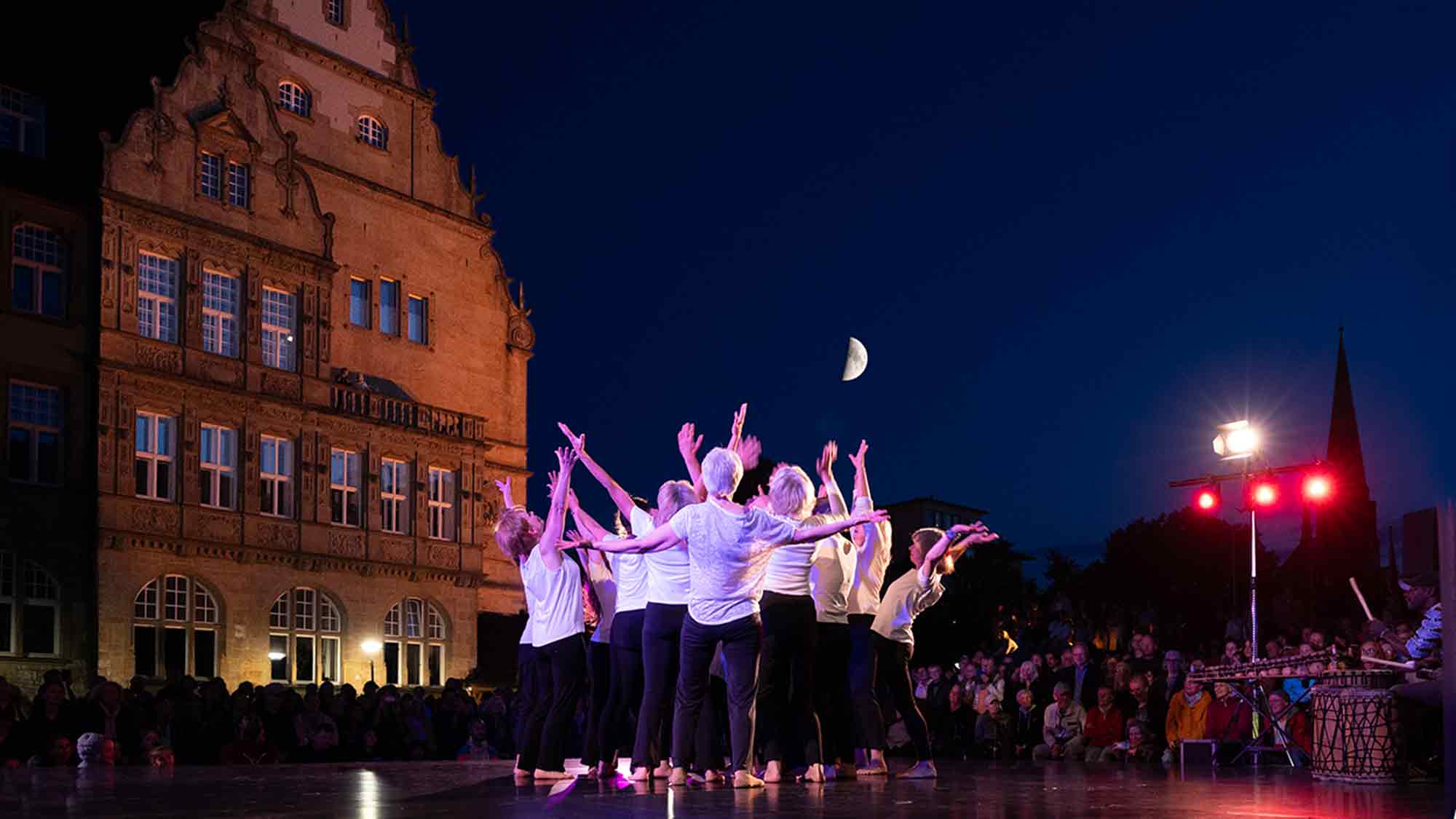Tanzfestival Bielefeld 2025: Compagnie Art’Corps: »Echelle«, Cia Nadine Gerspacher: »Das innere Beben« Tanzfestival Bielefeld 2025: Compagnie Art’Corps: »Echelle«, Cia Nadine Gerspacher: »Das innere Beben«