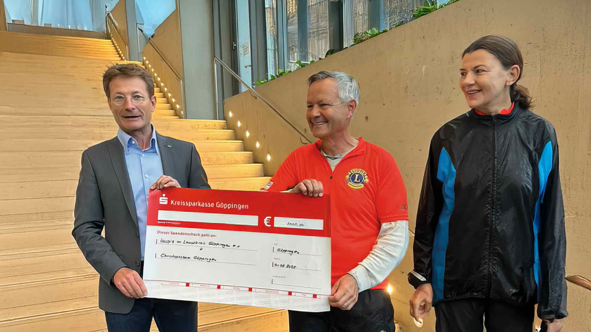 &raquo;Tour de Kreisle 2025&laquo;: Christophsbad Klinikgruppe spendet 1.000 Euro an &raquo;Hospiz im Landkreis Göppingen&laquo;