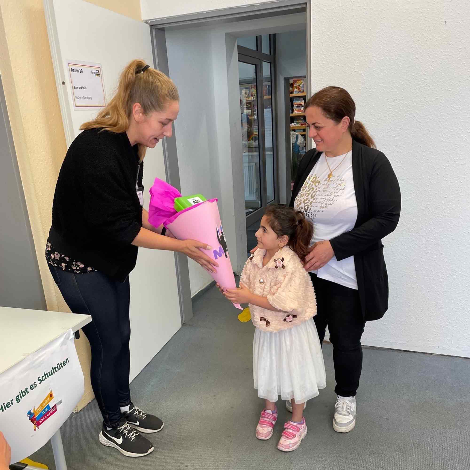 Landkreis Peine: bunt gefüllte Schultüten für einen guten Schulstart Landkreis Peine: bunt gefüllte Schultüten für einen guten Schulstart