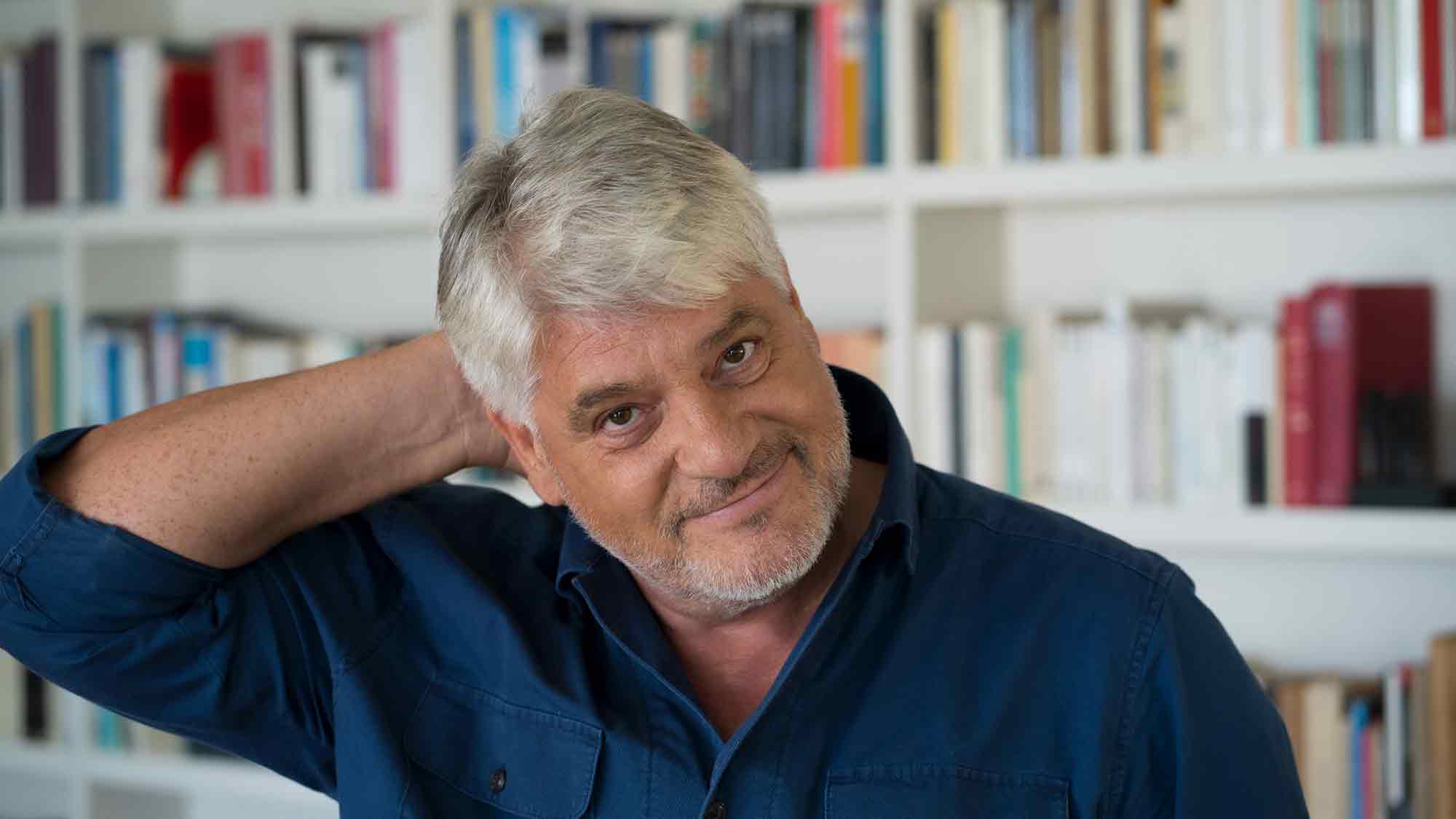 Stadttheater Lippstadt: Raoul Schrott präsentiert zum »Worstfestival« seinen »Atlas der Sternenhimmel«, 2. September 2025 Stadttheater Lippstadt: Raoul Schrott präsentiert zum »Worstfestival« seinen »Atlas der Sternenhimmel«, 2. September 2025