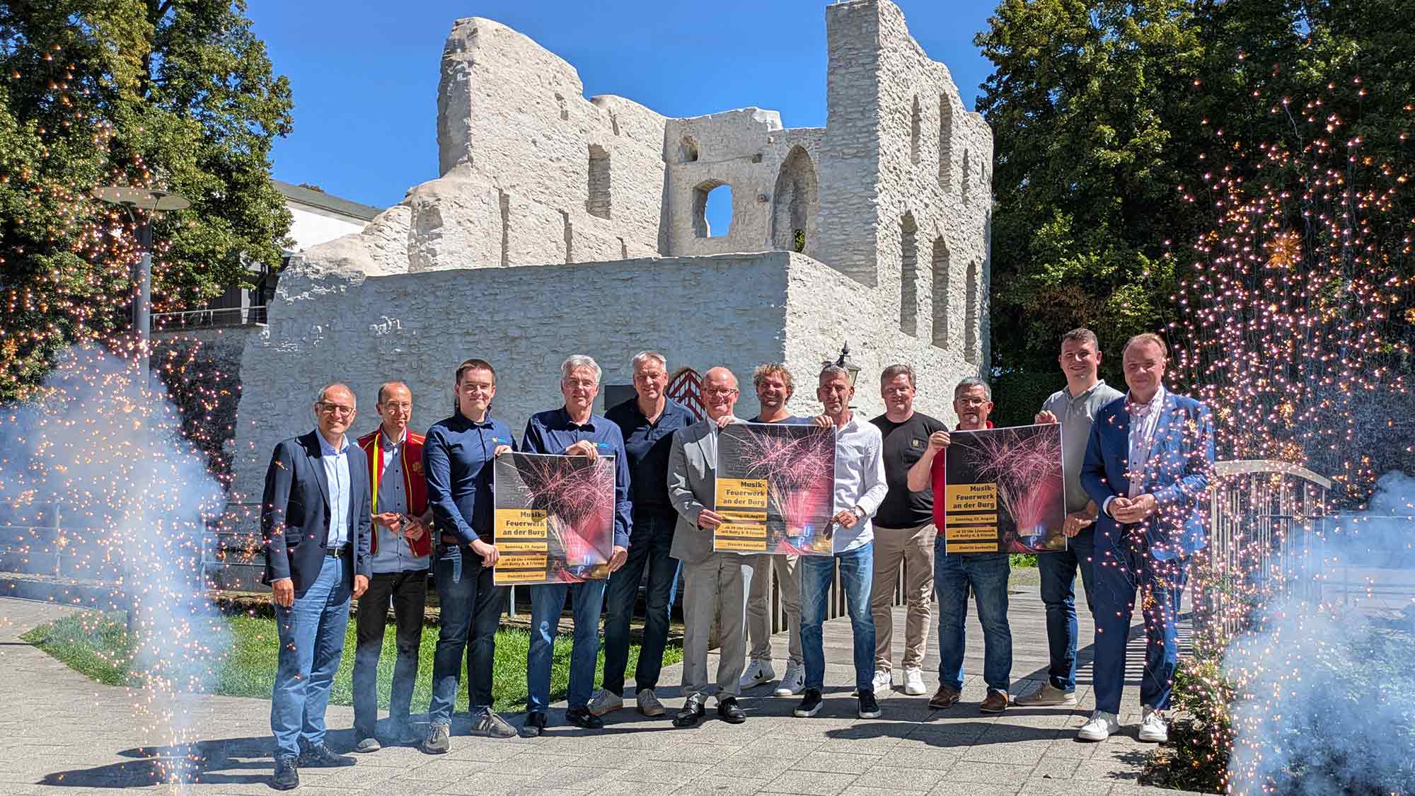 Feuerwerk an der Burg erstmalig als musiksynchrone Darbietung – Kulturfonds Bad Lippspringe lädt am Samstag, 23. August 2025, zum Gratis Event ein Feuerwerk an der Burg erstmalig als musiksynchrone Darbietung – Kulturfonds Bad Lippspringe lädt am Samstag, 23. August 2025, zum Gratis Event ein
