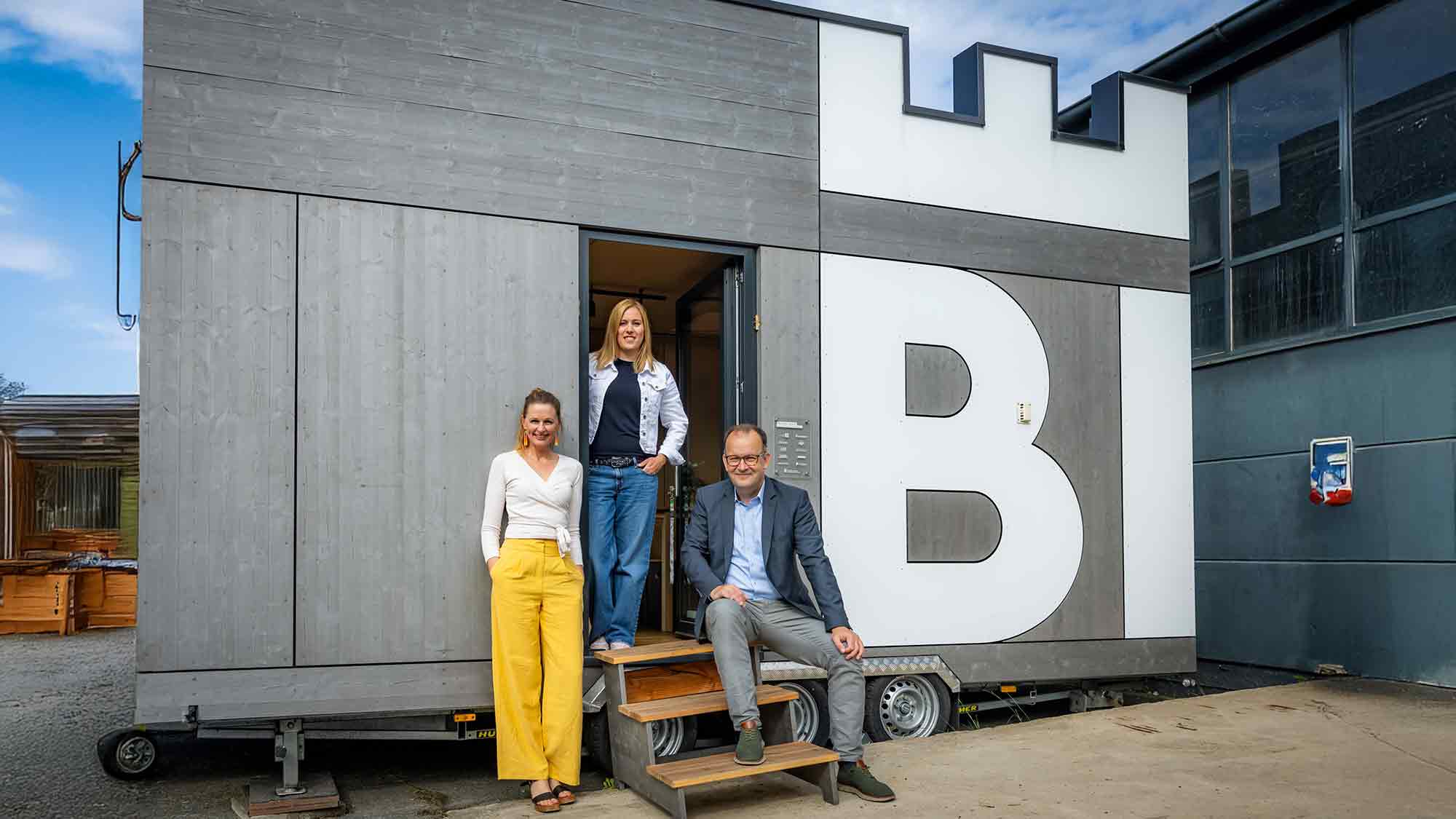 »Ein Teil von Bielefeld« – die Bielefeld Marketing GmbH und das »City.Team« schaffen Raum für Begegnung in Hillegossen, Ummeln und Jöllenbeck »Ein Teil von Bielefeld« – die Bielefeld Marketing GmbH und das »City.Team« schaffen Raum für Begegnung in Hillegossen, Ummeln und Jöllenbeck