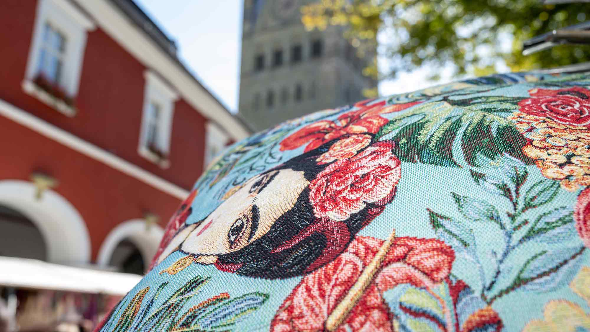 Ein Meer von Stoffen – soweit das Auge reicht – deutsch holländischer Stoffmarkt in Soest am 14. September 2025 Ein Meer von Stoffen – soweit das Auge reicht – deutsch holländischer Stoffmarkt in Soest am 14. September 2025