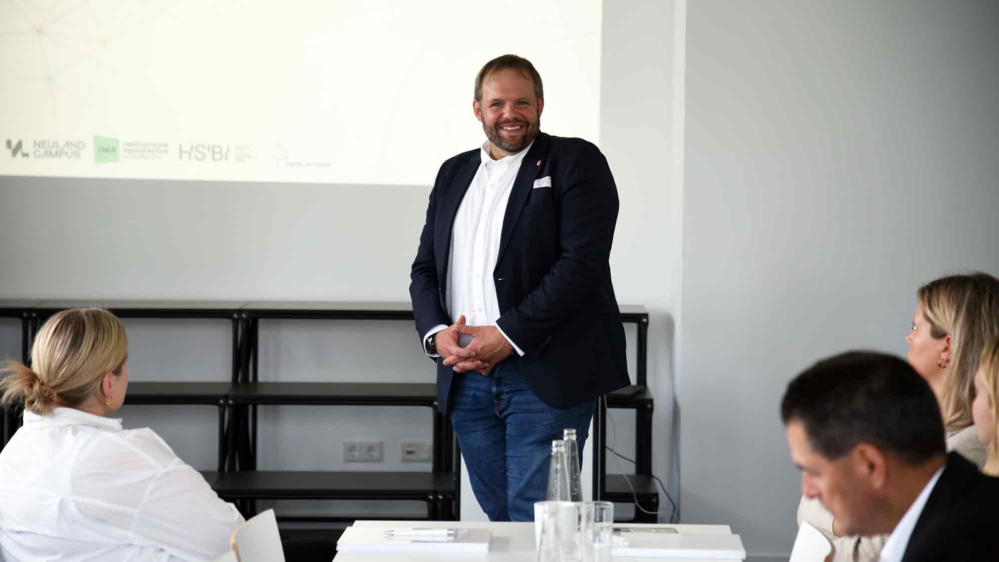 Innovationen erleben, Impulse geben, Netzwerke stärken – »Poppe + Potthoff« als Gastgeber der Eventreihe »Innovation im Kreis GT« Innovationen erleben, Impulse geben, Netzwerke stärken – »Poppe + Potthoff« als Gastgeber der Eventreihe »Innovation im Kreis GT«