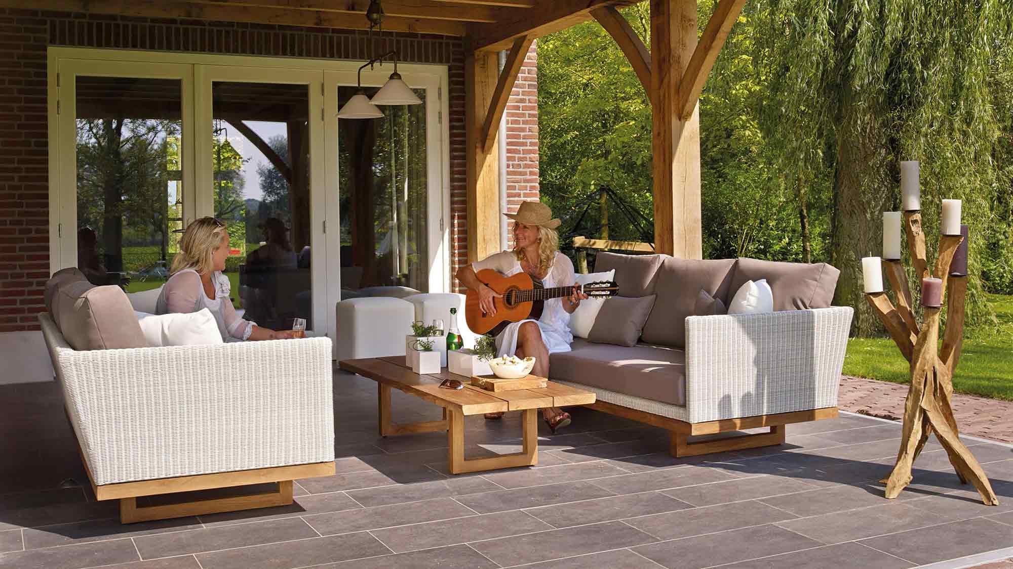 Ideen für einen modernen Garten in Grautönen: elegante und kostengünstige Lösungen