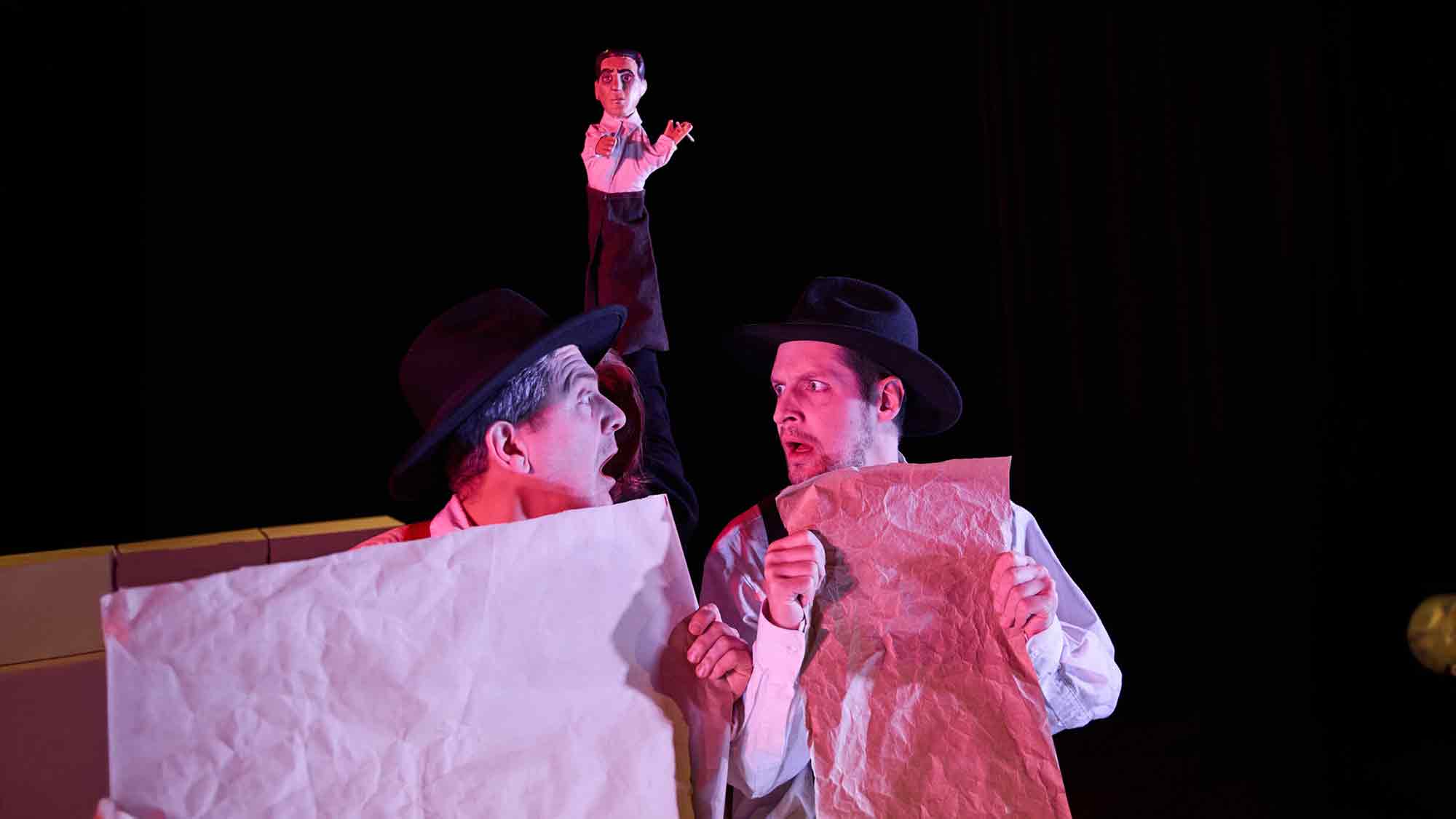 »Weglaufen werde ich nie« – das bewegende Theaterstück über Felix Fechenbach kommt nach Bad Salzuflen, 20. November 2025 »Weglaufen werde ich nie« – das bewegende Theaterstück über Felix Fechenbach kommt nach Bad Salzuflen, 20. November 2025