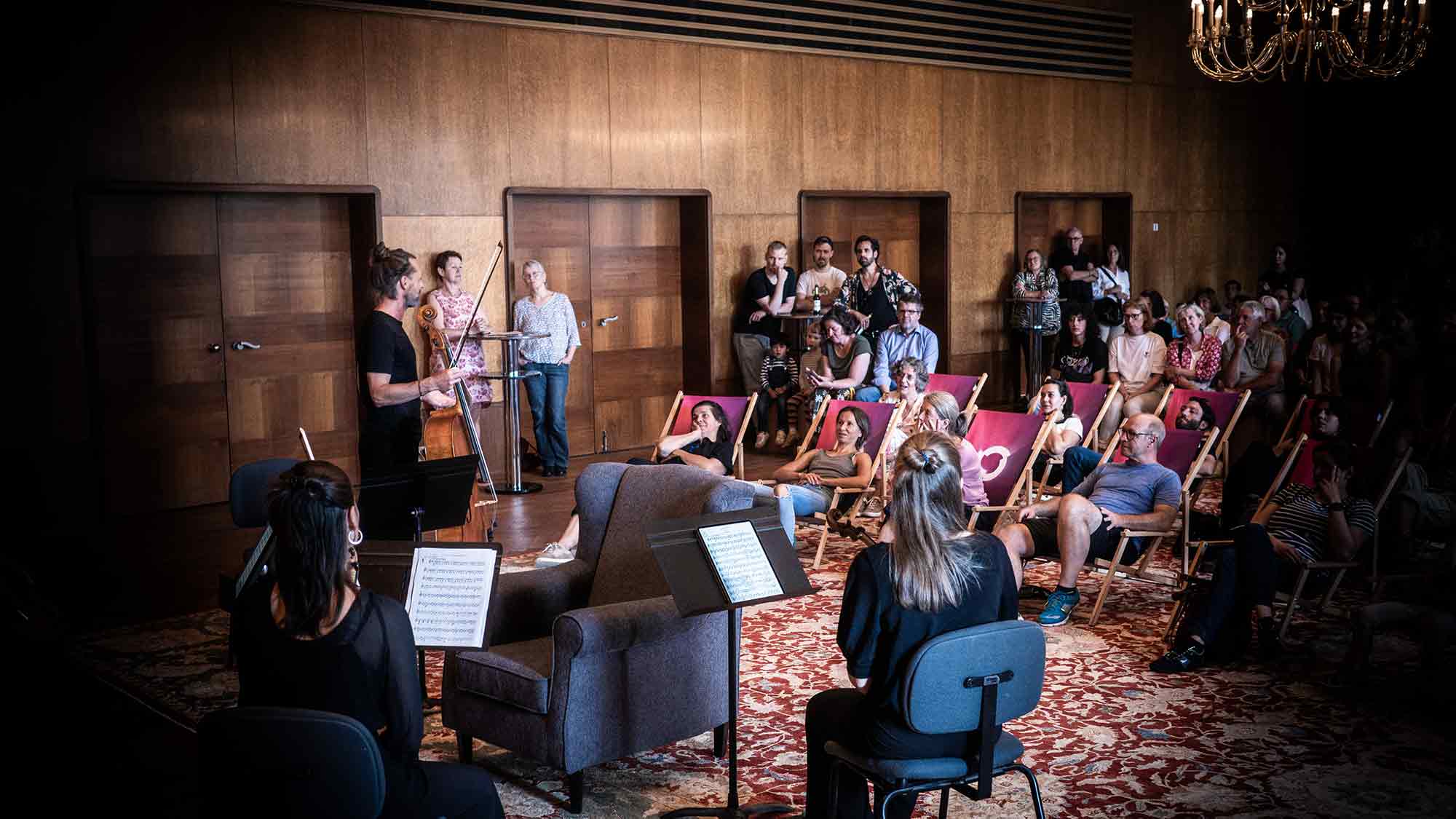 Rudolf Oetker Halle Bielefeld: Musikalische »Erste Hilfe« – das Orchester im Treppenhaus lädt zu Deinem persönlichen Notfallkonzert, 10. Oktober 2025 Rudolf Oetker Halle Bielefeld: Musikalische »Erste Hilfe« – das Orchester im Treppenhaus lädt zu Deinem persönlichen Notfallkonzert, 10. Oktober 2025
