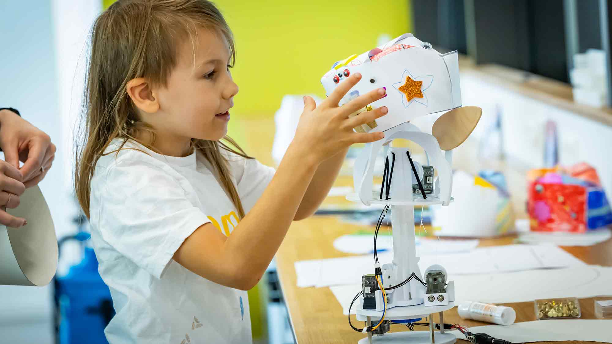 Schlaue Ferien in der »Wissenswerkstadt« Bielefeld – Herbstferienprogramm 2025 rund um Künstliche Intelligenz für Kinder, Jugendliche und Familien Schlaue Ferien in der »Wissenswerkstadt« Bielefeld – Herbstferienprogramm 2025 rund um Künstliche Intelligenz für Kinder, Jugendliche und Familien