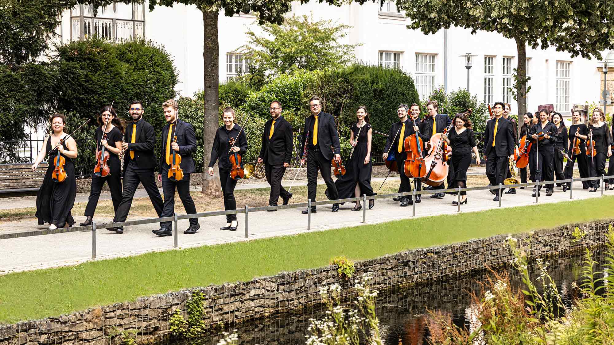 Musikalische Vielfalt und hörenswert Ungehörtes – Detmolder Kammerorchester präsentiert Konzertvorschau 2025/2026 Musikalische Vielfalt und hörenswert Ungehörtes – Detmolder Kammerorchester präsentiert Konzertvorschau 2025/2026