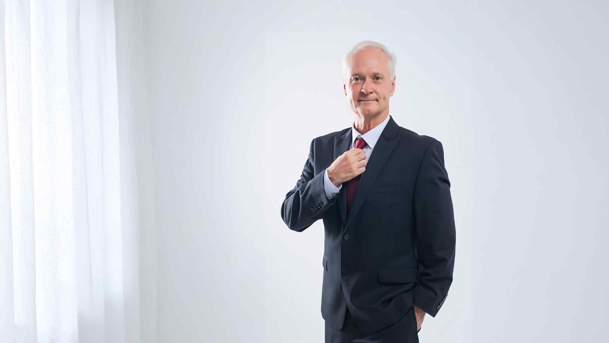 Matthias Brauwer: 35 Jahre Kapitalmarkterfahrung zwischen Wall Street und Frankfurt Matthias Brauwer: 35 Jahre Kapitalmarkterfahrung zwischen Wall Street und Frankfurt