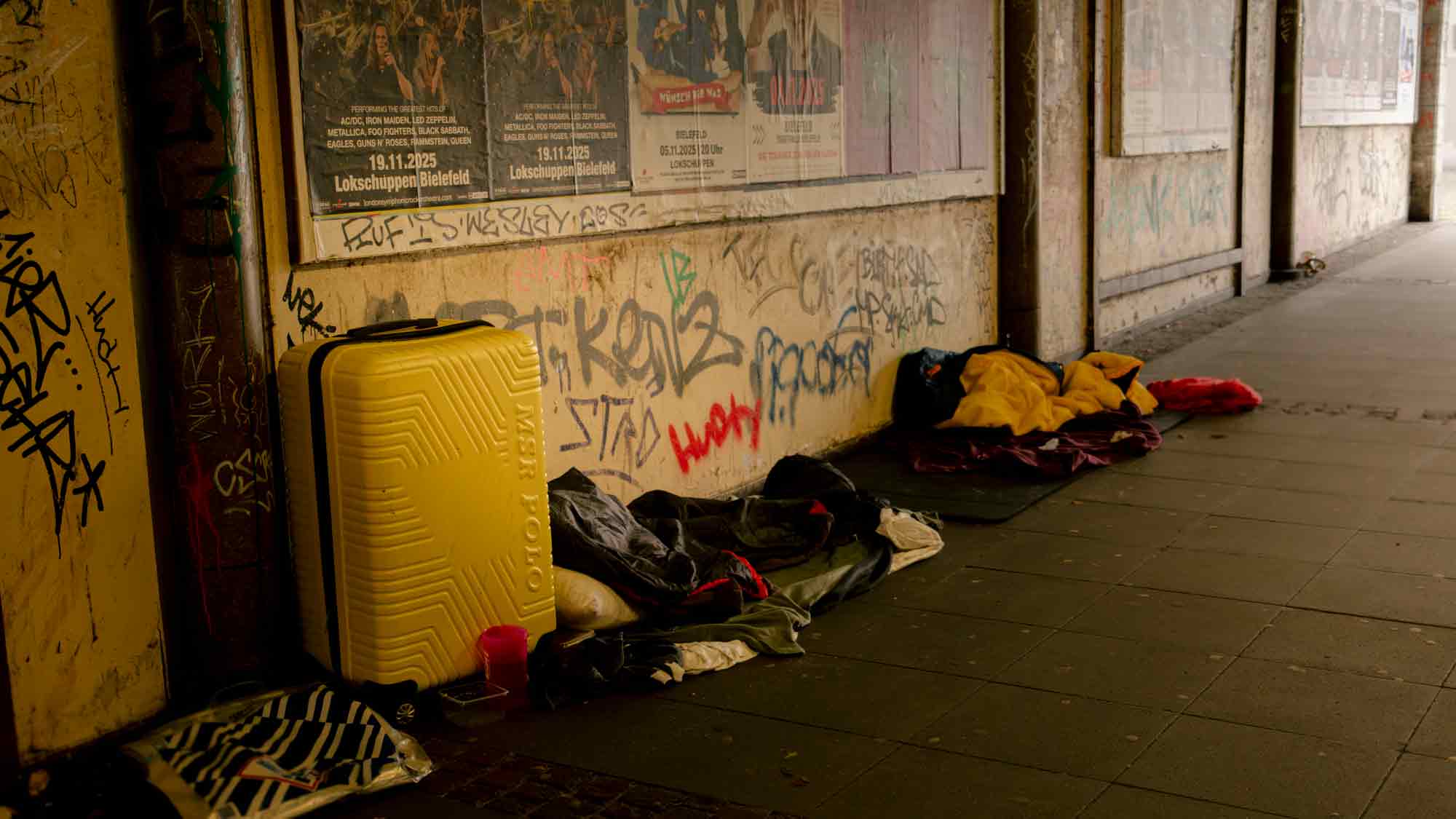 Studie von HSBI Professor über Wohnungslosigkeit in Bielefeld: Nicht nur Hilfen sind entscheidend, auch ein Ende der Ausgrenzung Studie von HSBI Professor über Wohnungslosigkeit in Bielefeld: Nicht nur Hilfen sind entscheidend, auch ein Ende der Ausgrenzung