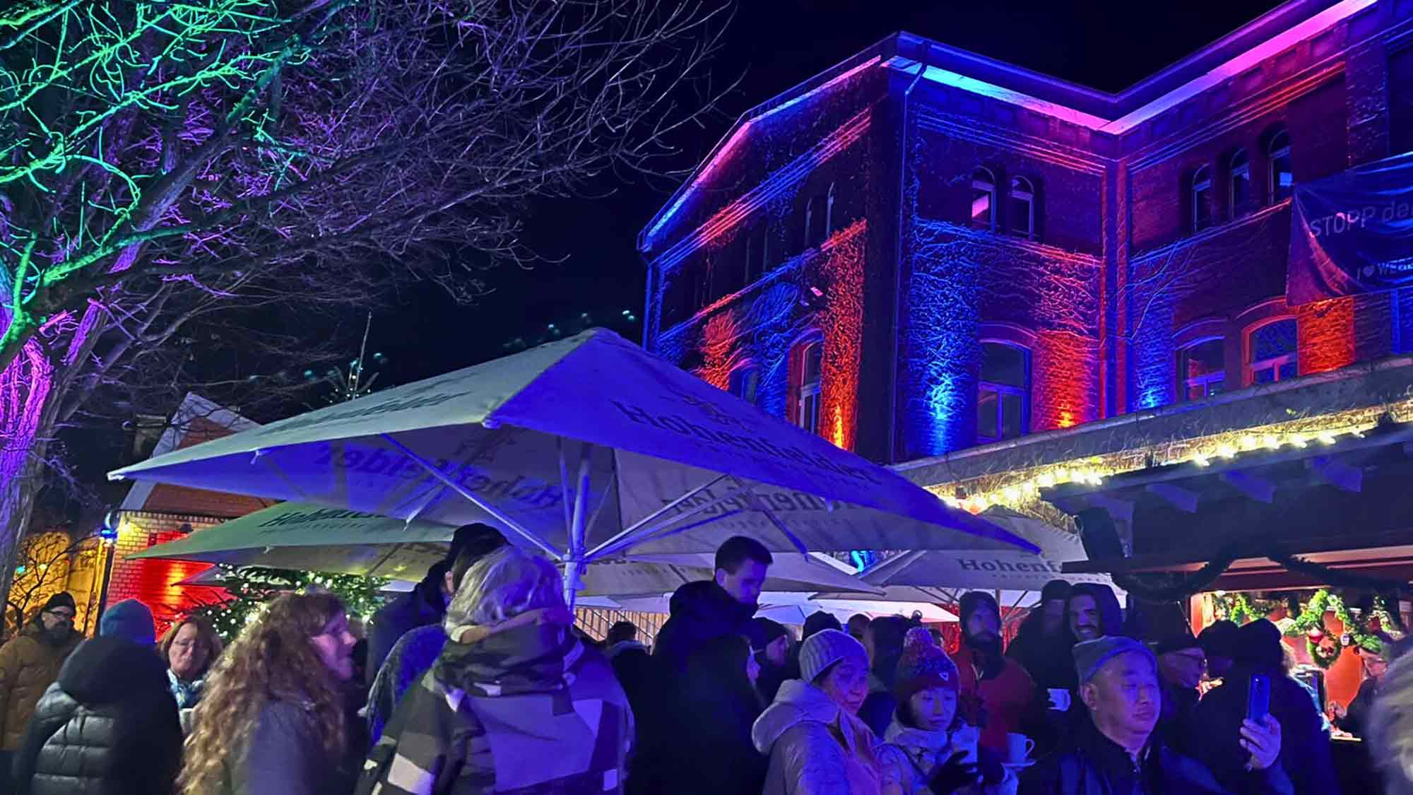 Anglühen plus Nachtflohmarkt – Geselligkeit mit Live Musik auf der Gütersloher Weberei Terrasse, 21. November 2025 Anglühen plus Nachtflohmarkt – Geselligkeit mit Live Musik auf der Gütersloher Weberei Terrasse, 21. November 2025
