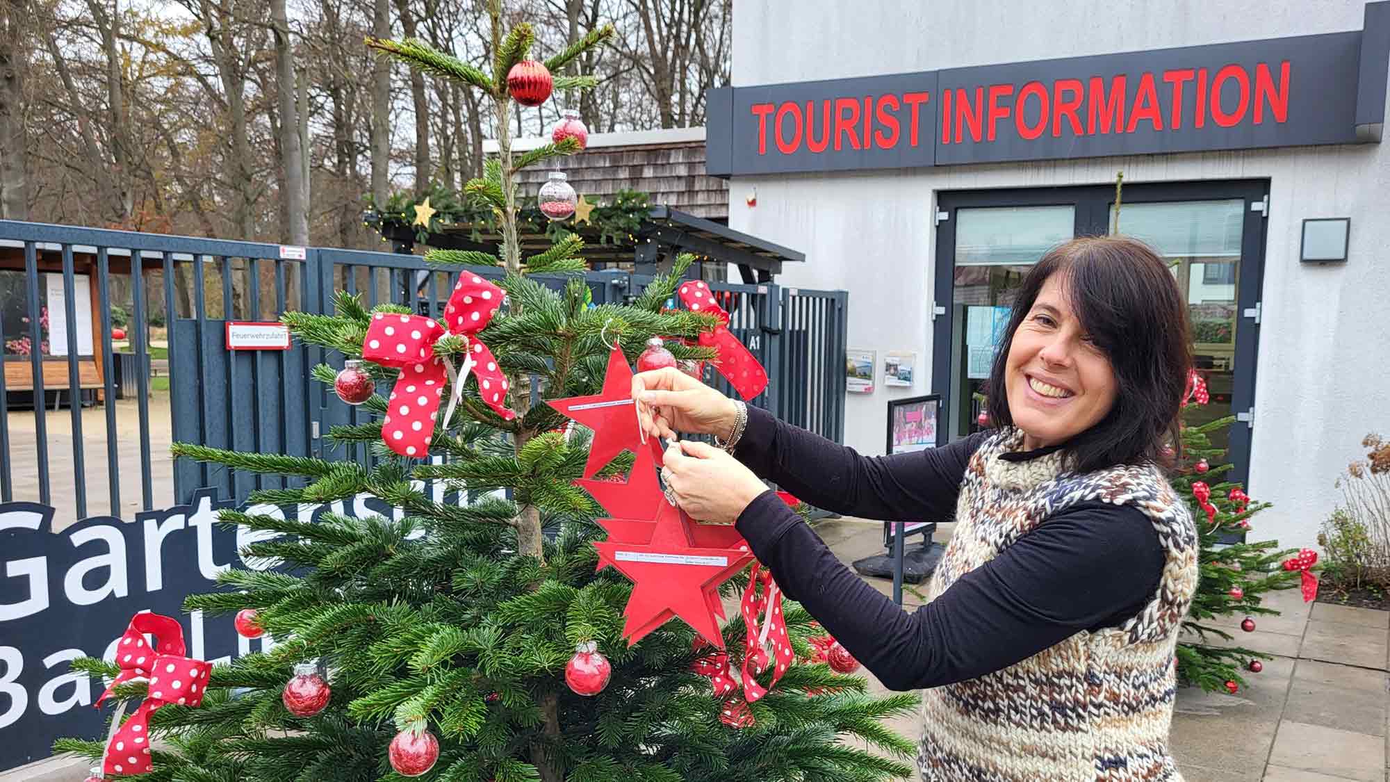 Baum der Wünsche in Bad Lippspringe – traditionelle Hilfsaktion für finanziell schwache Familien mit Kindern zu Weihnachten Baum der Wünsche in Bad Lippspringe – traditionelle Hilfsaktion für finanziell schwache Familien mit Kindern zu Weihnachten