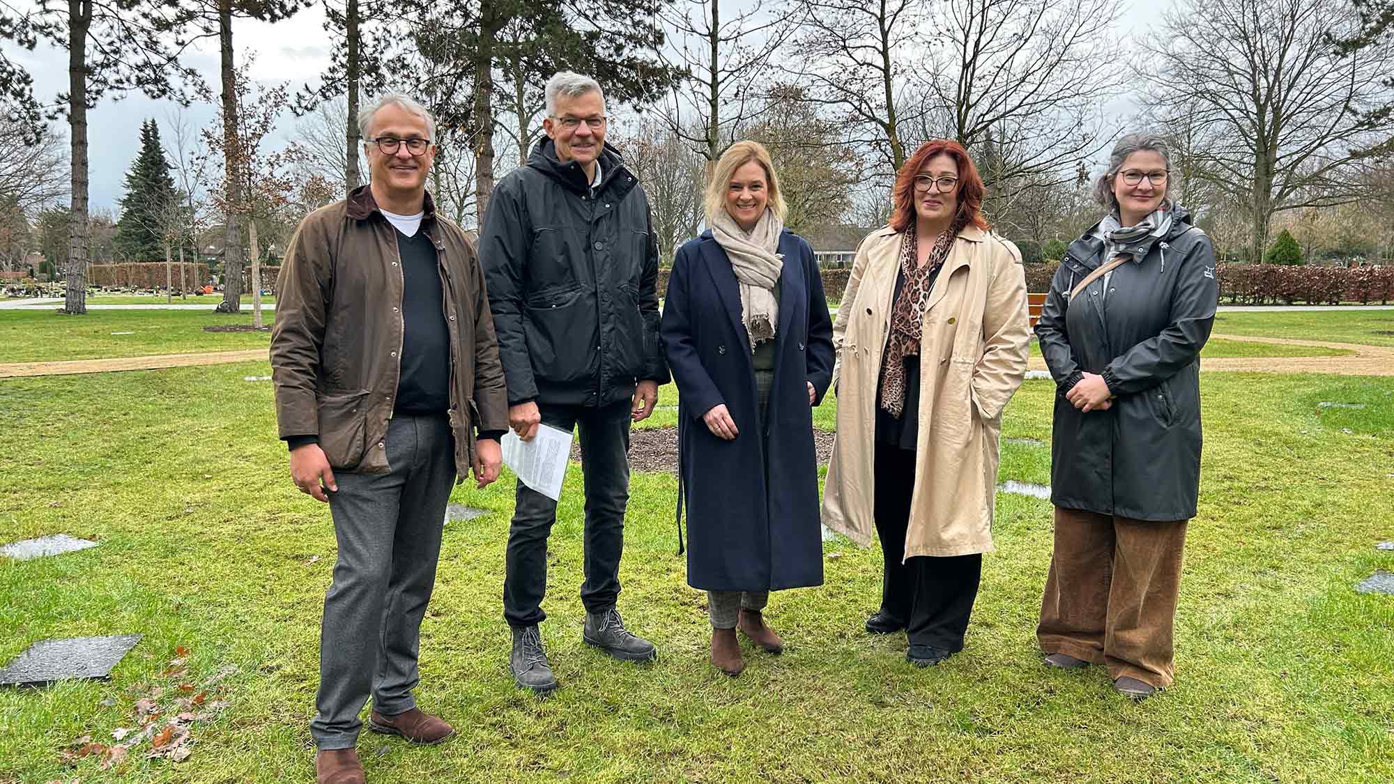 Stadt Harsewinkel erweitert Friedhofskapazitäten: Neue Bestattungsformen bieten naturnahe Ruheplätze Stadt Harsewinkel erweitert Friedhofskapazitäten: Neue Bestattungsformen bieten naturnahe Ruheplätze