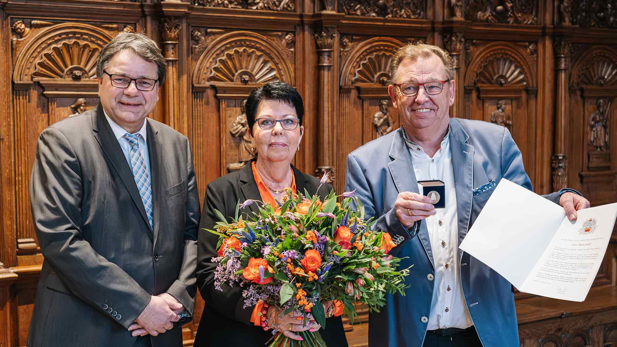 Münster: 50 jähriges Bestehen – silberne Rathausgedenkmünze für die Gisbert Block GmbH Münster: 50 jähriges Bestehen – silberne Rathausgedenkmünze für die Gisbert Block GmbH