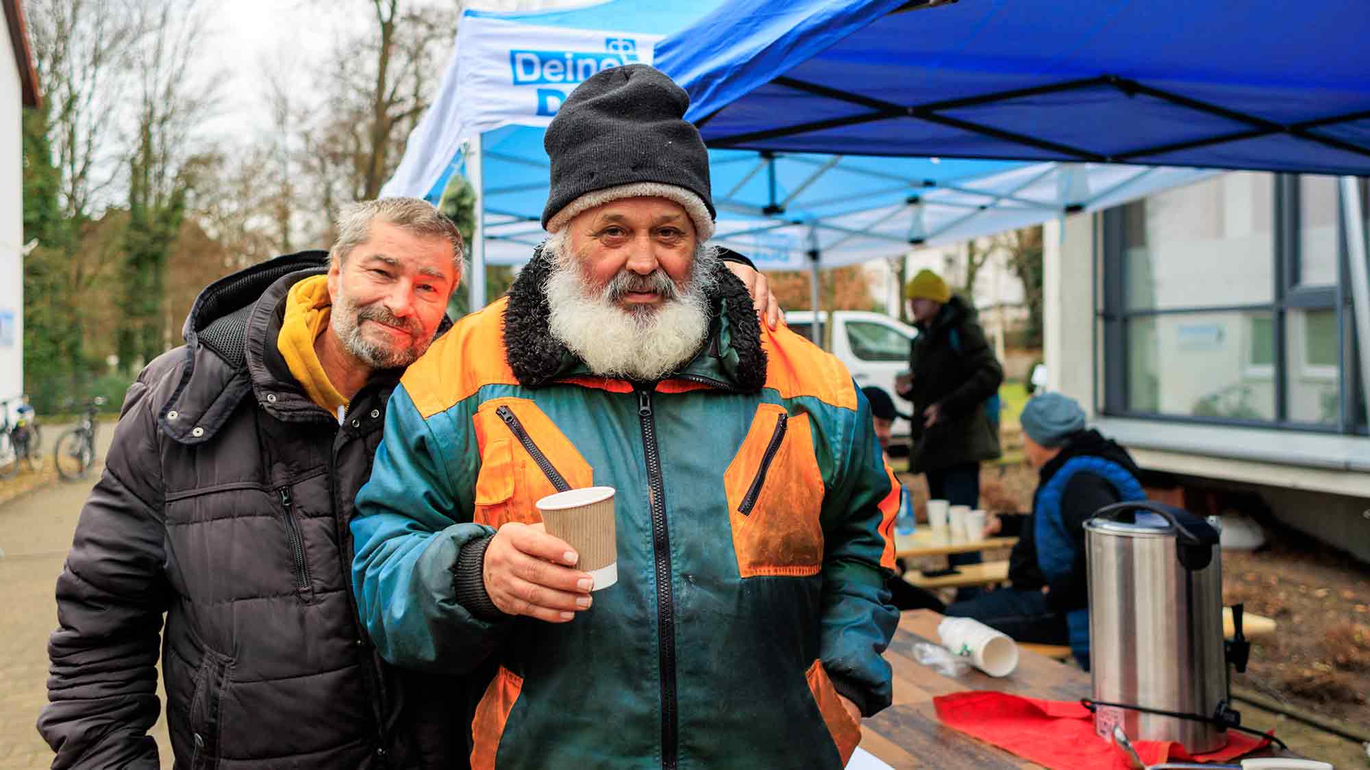 Diakonie Gütersloh: Auf dem Adventsmarkt knüpften Wohnungslose neue Freundschaften Diakonie Gütersloh: Auf dem Adventsmarkt knüpften Wohnungslose neue Freundschaften