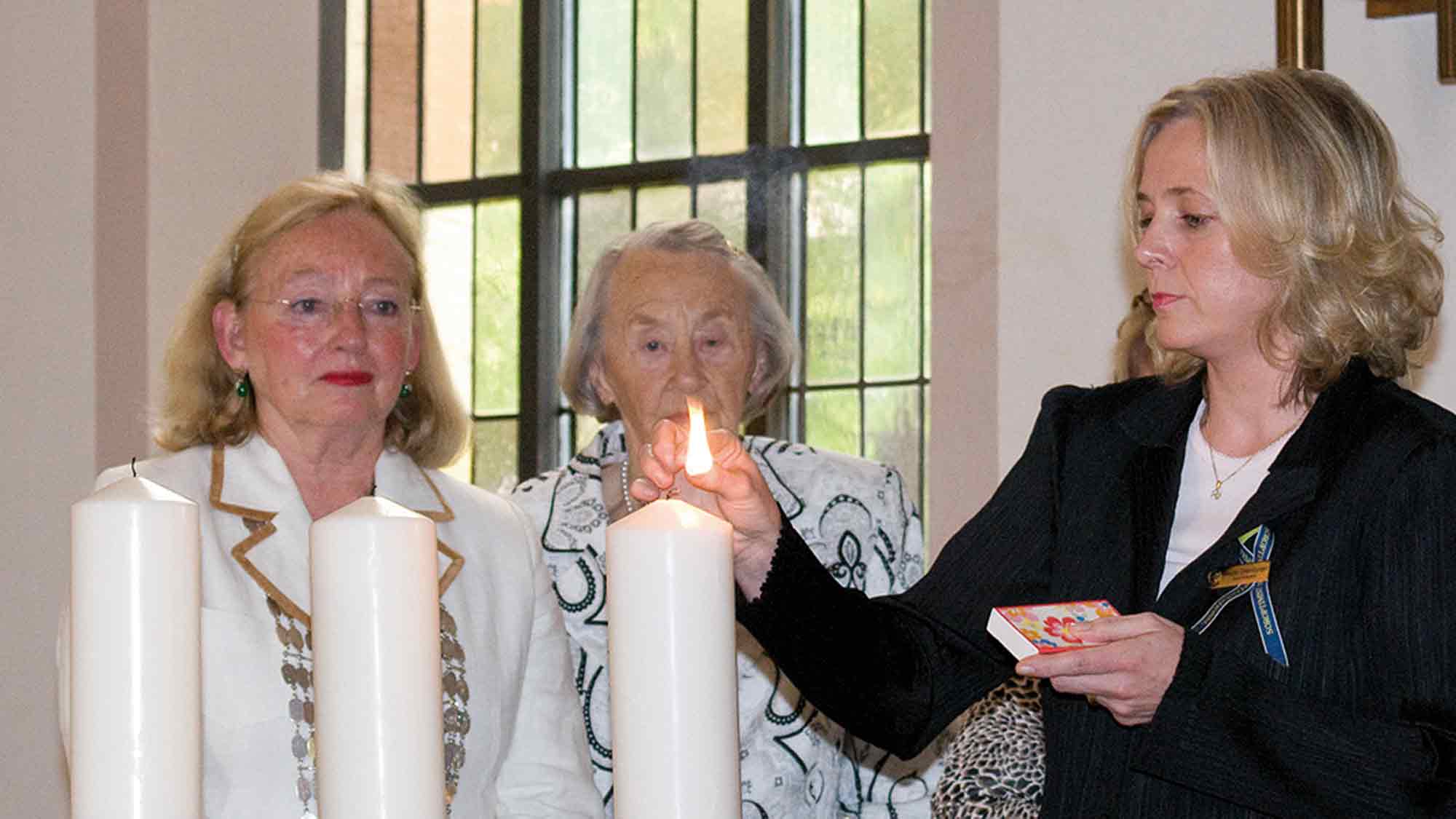 KWS History: Stadtgeschichte – Gründung der Gütersloh Gruppe des Serviceclubs »Soroptimist International« 2008 KWS History: Stadtgeschichte – Gründung der Gütersloh Gruppe des Serviceclubs »Soroptimist International« 2008