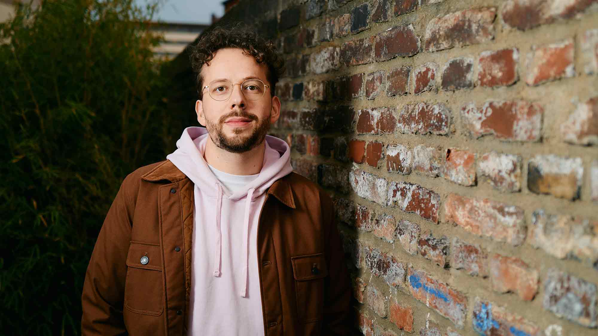 Heimathaus Verl: Henrik Szántó liest am 28. Januar 2026 aus seinem Roman »Treppe aus Papier« Heimathaus Verl: Henrik Szántó liest am 28. Januar 2026 aus seinem Roman »Treppe aus Papier«