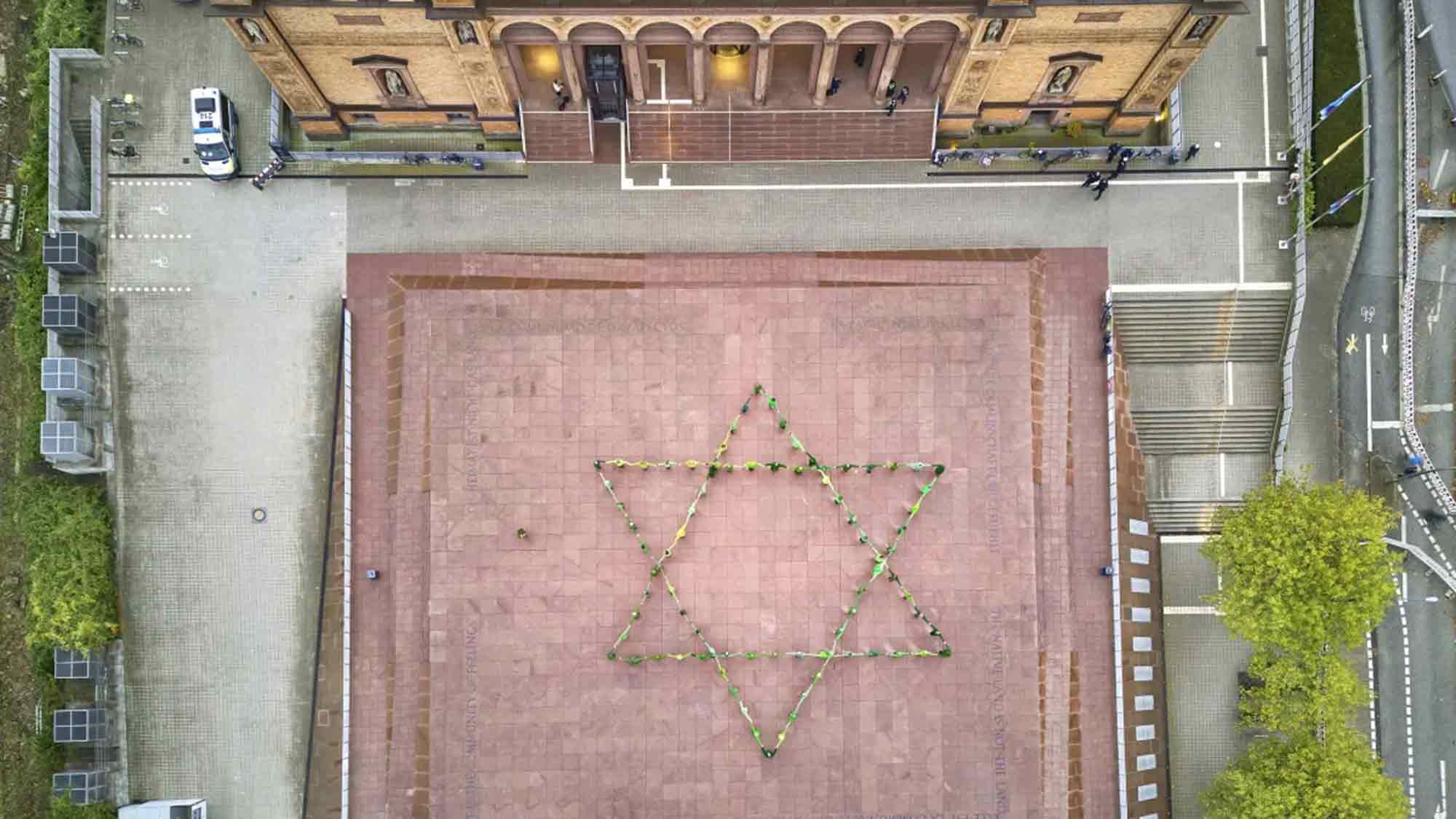 Gemeinsam gegen Antisemitismus und für Solidarität – öffentliche Fotoaktion am 27. Januar 2026 in Hamburg Gemeinsam gegen Antisemitismus und für Solidarität – öffentliche Fotoaktion am 27. Januar 2026 in Hamburg