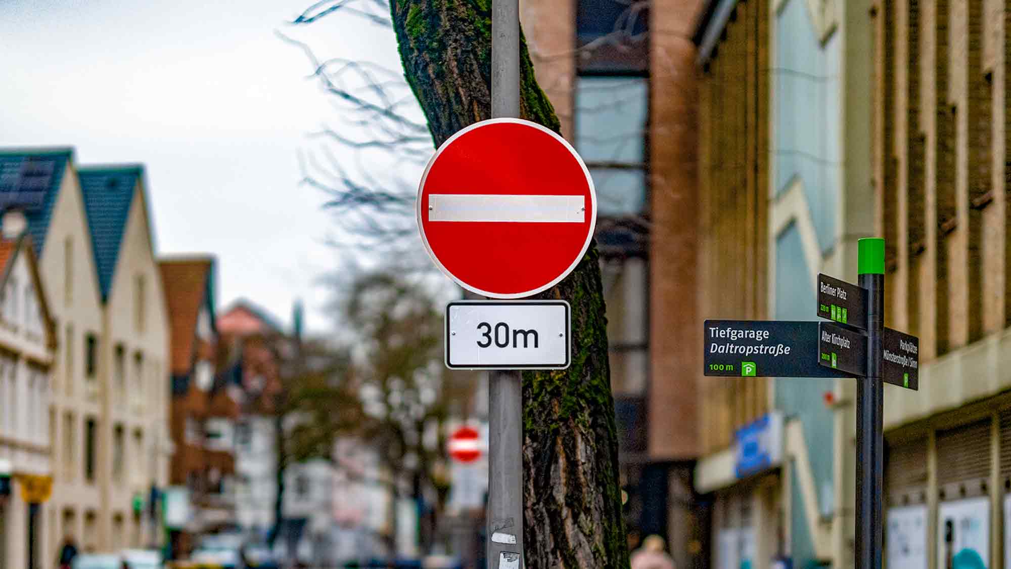 NOW Commons: Verbot der Einfahrt, Münsterstraße Gütersloh nur noch bis zum Karstadt Parkhaus erlaubt NOW Commons: Verbot der Einfahrt, Münsterstraße Gütersloh nur noch bis zum Karstadt Parkhaus erlaubt