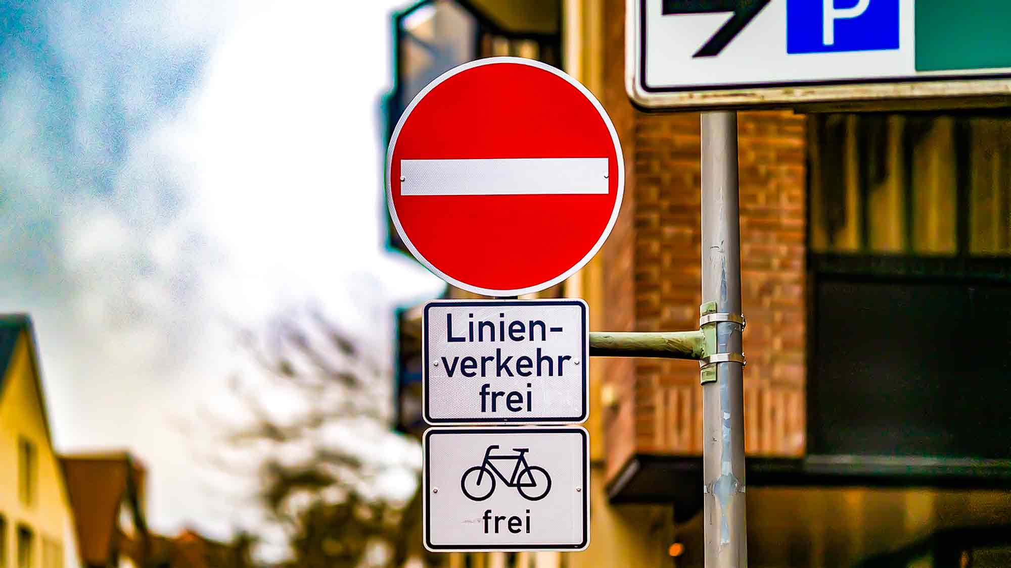 NOW Commons: Verbot der Einfahrt, Münsterstraße Gütersloh nur noch bis zum Karstadt Parkhaus erlaubt NOW Commons: Verbot der Einfahrt, Münsterstraße Gütersloh nur noch bis zum Karstadt Parkhaus erlaubt