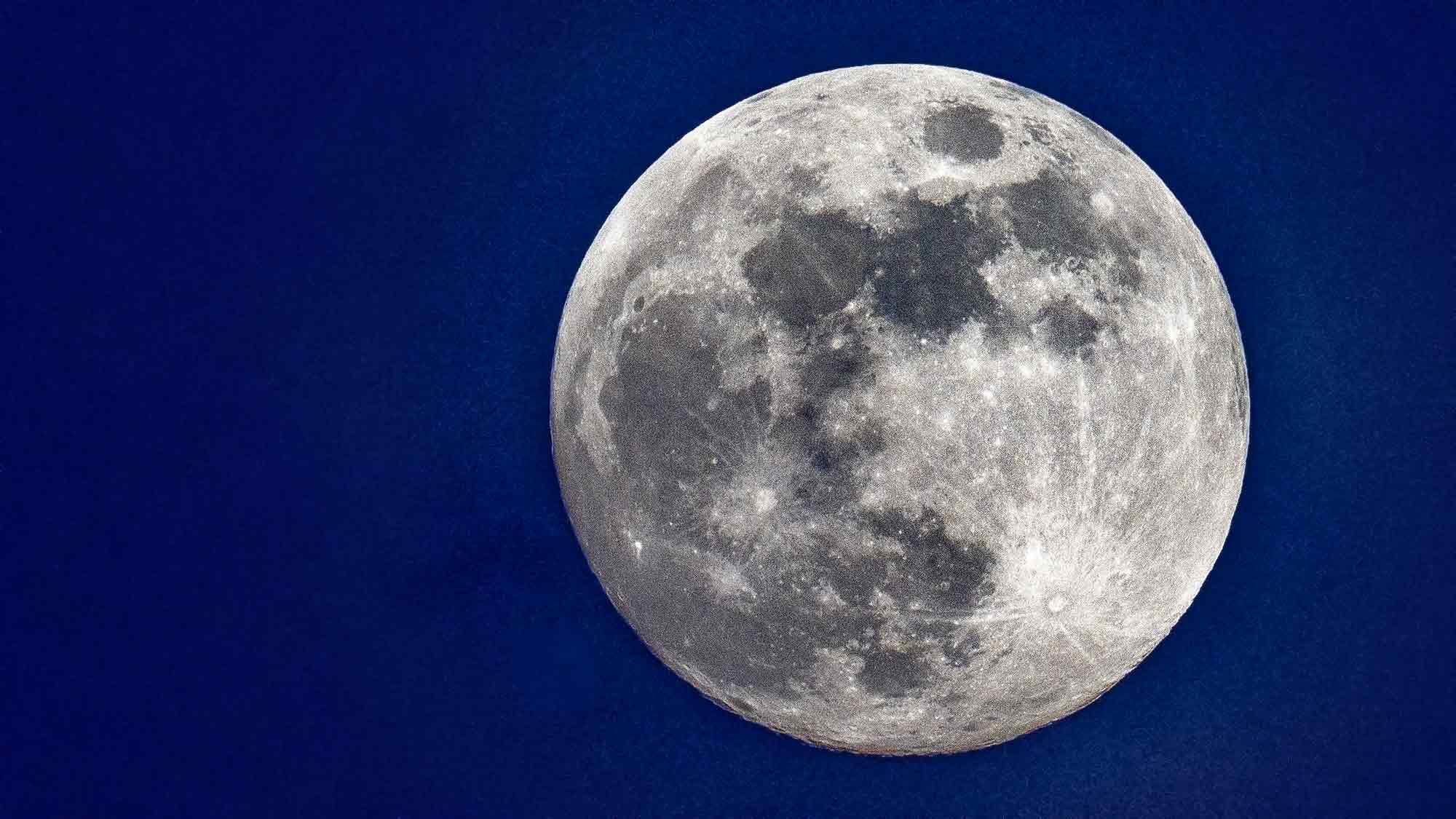 NOW Commons: Vollmond über Gütersloh NOW Commons: Vollmond über Gütersloh