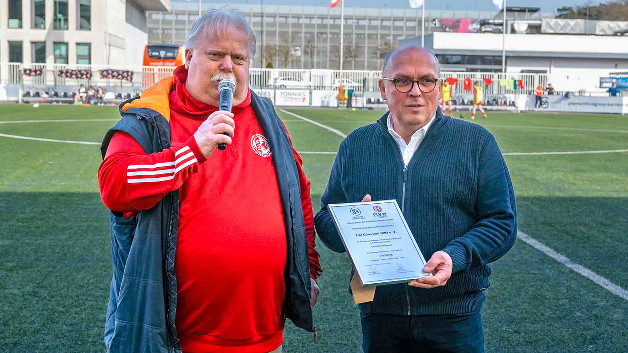 DFB zeichnet FSV Gütersloh aus: Bonus für Ausbildung von Nationalspielerin DFB zeichnet FSV Gütersloh aus: Bonus für Ausbildung von Nationalspielerin